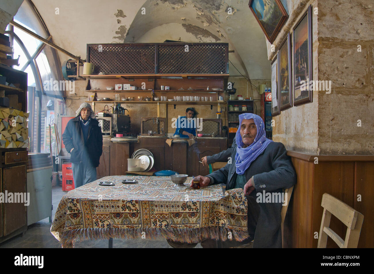 Café à Han Gumruk dans vieux bazar ,Sanliurfa, Turquie, au Sud Est de l'Anatolie Banque D'Images