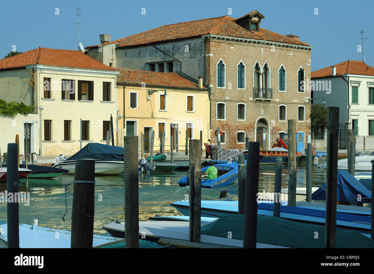 Bateaux sur le Grand Canal de Murano Italie Banque D'Images