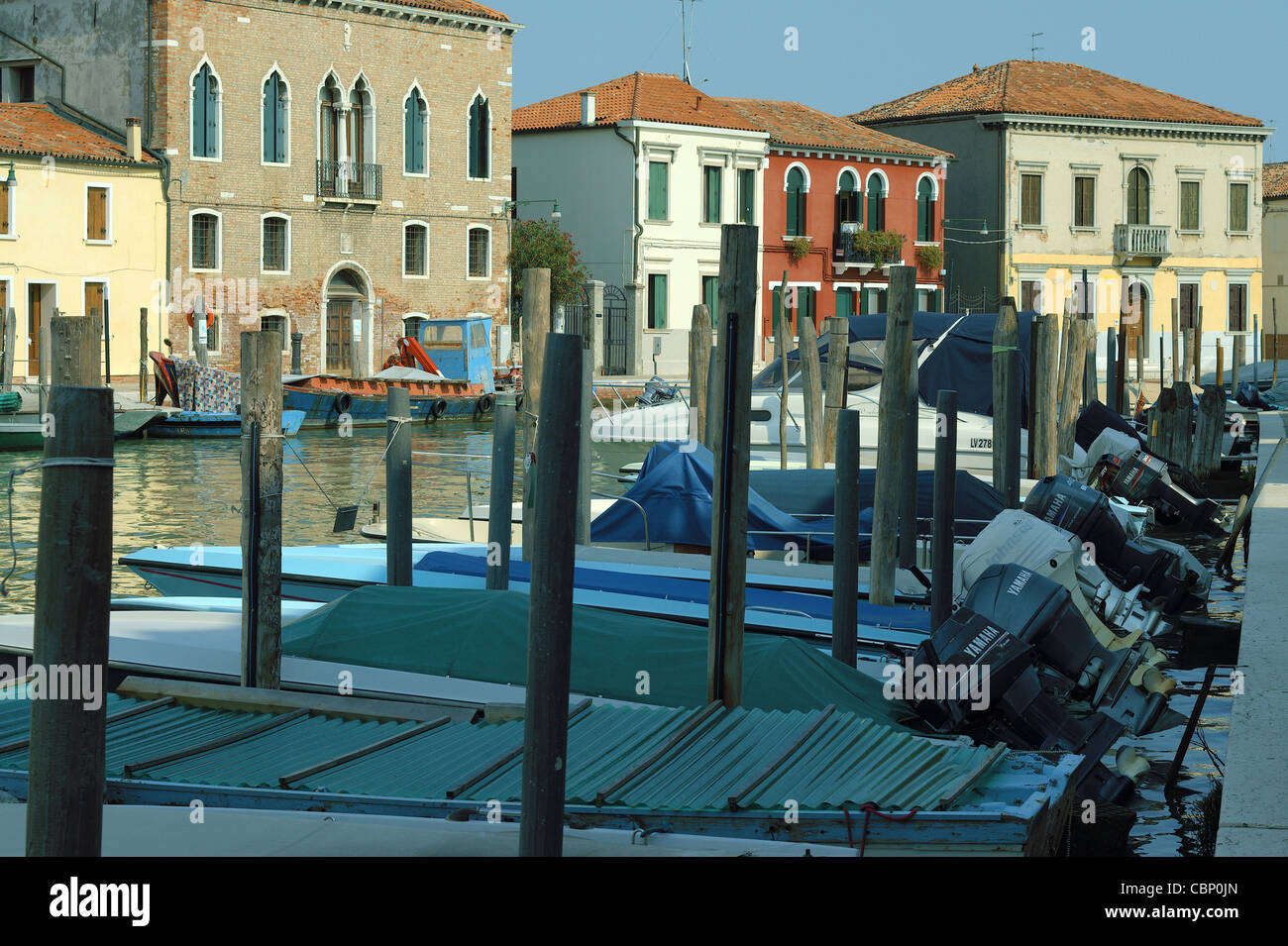 Bateaux sur le Grand Canal de Murano Italie Banque D'Images