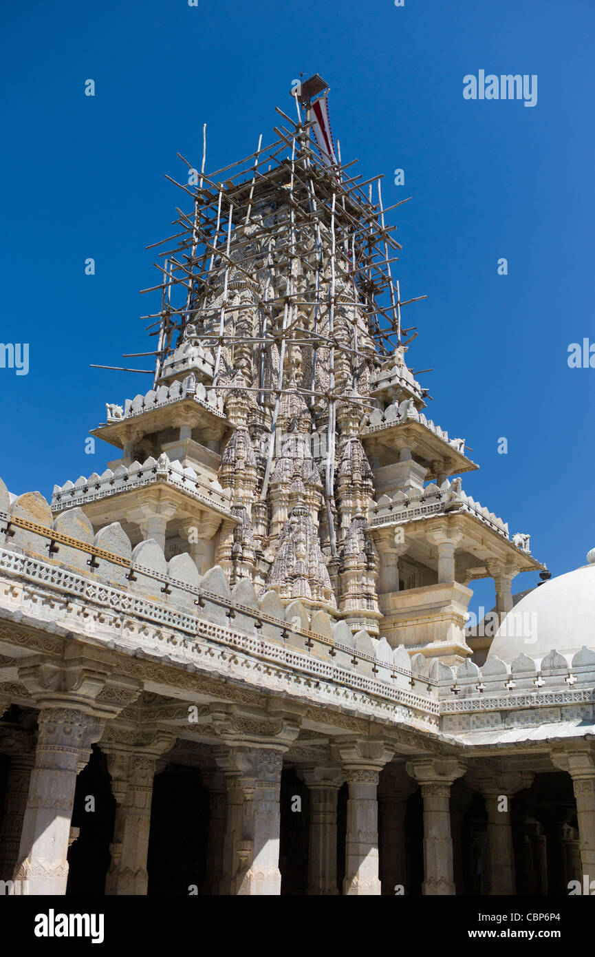 Le Temple Ranakpur Jain en rénovation à Desuri Tehsil en pali District de Rajasthan, Inde de l'Ouest Banque D'Images
