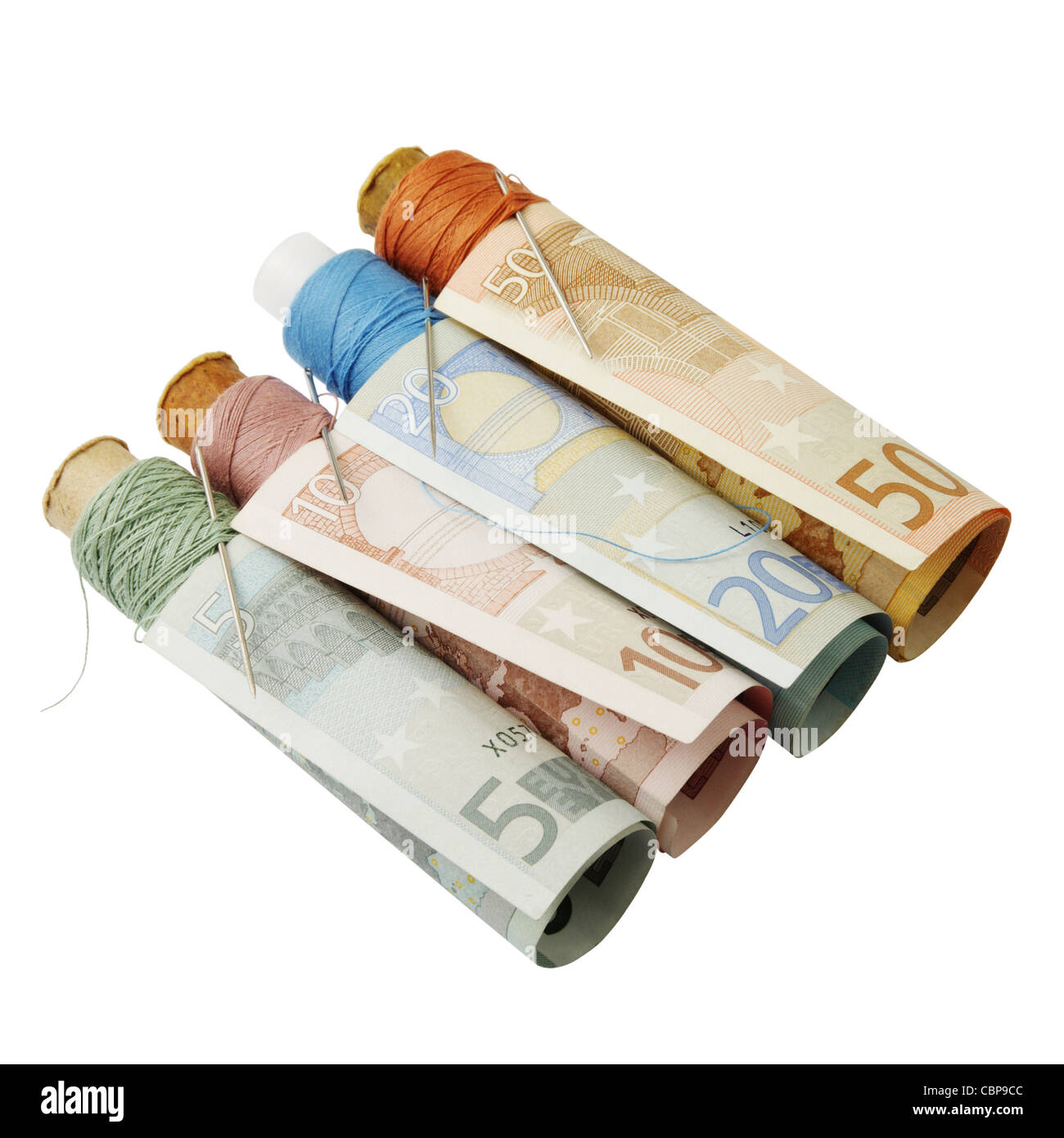 Concept abstrait. Rénovation de système financier européen. Fils et aiguilles de couleur en Euro sur fond blanc. Banque D'Images