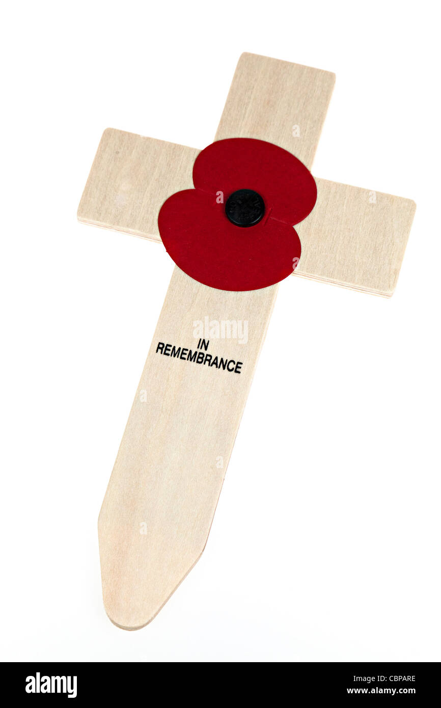 En souvenir coquelicot sur croix en bois UK Banque D'Images