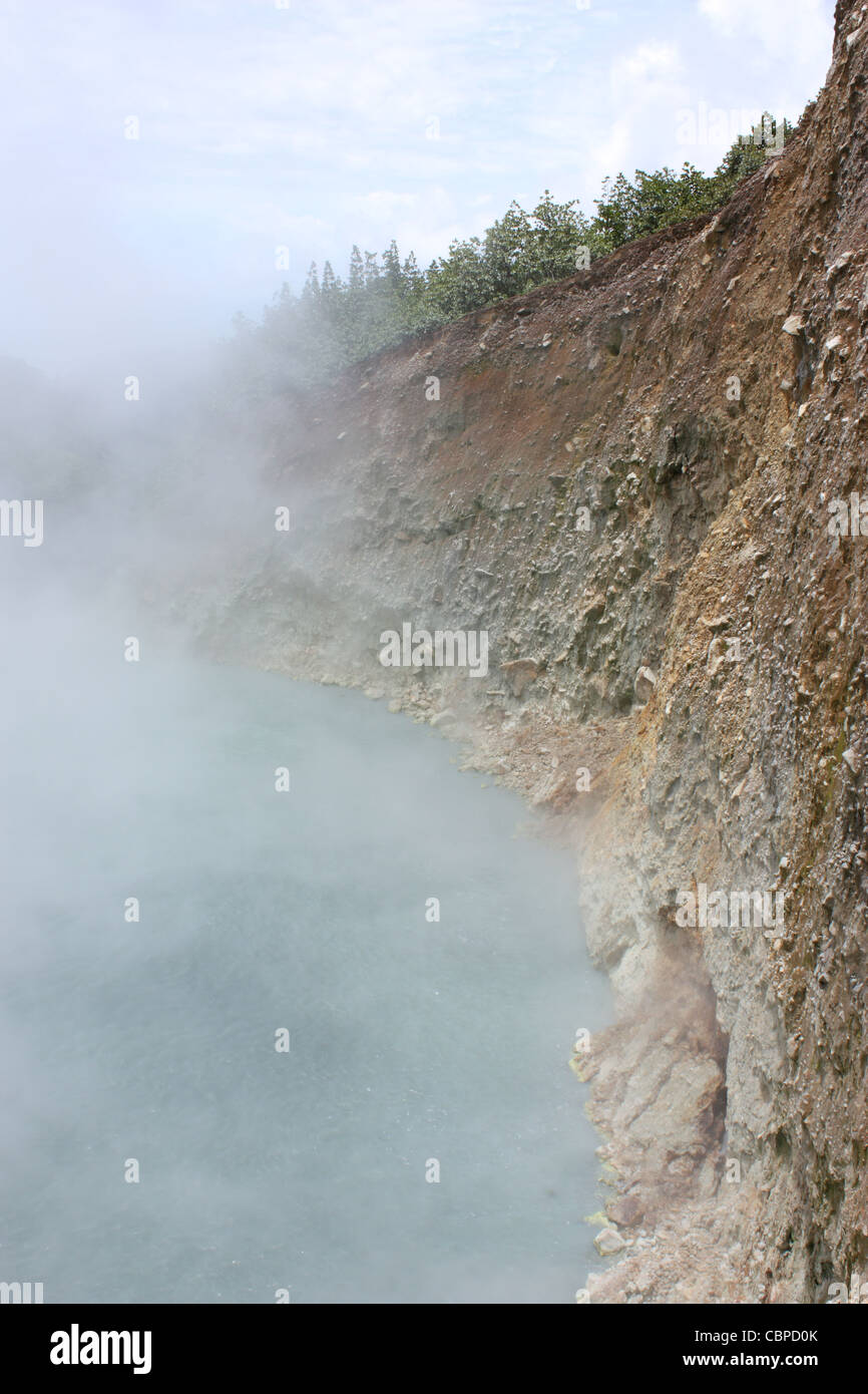 Le bord du cratère contenant le Boiling Lake, Dominique, aux Antilles Banque D'Images