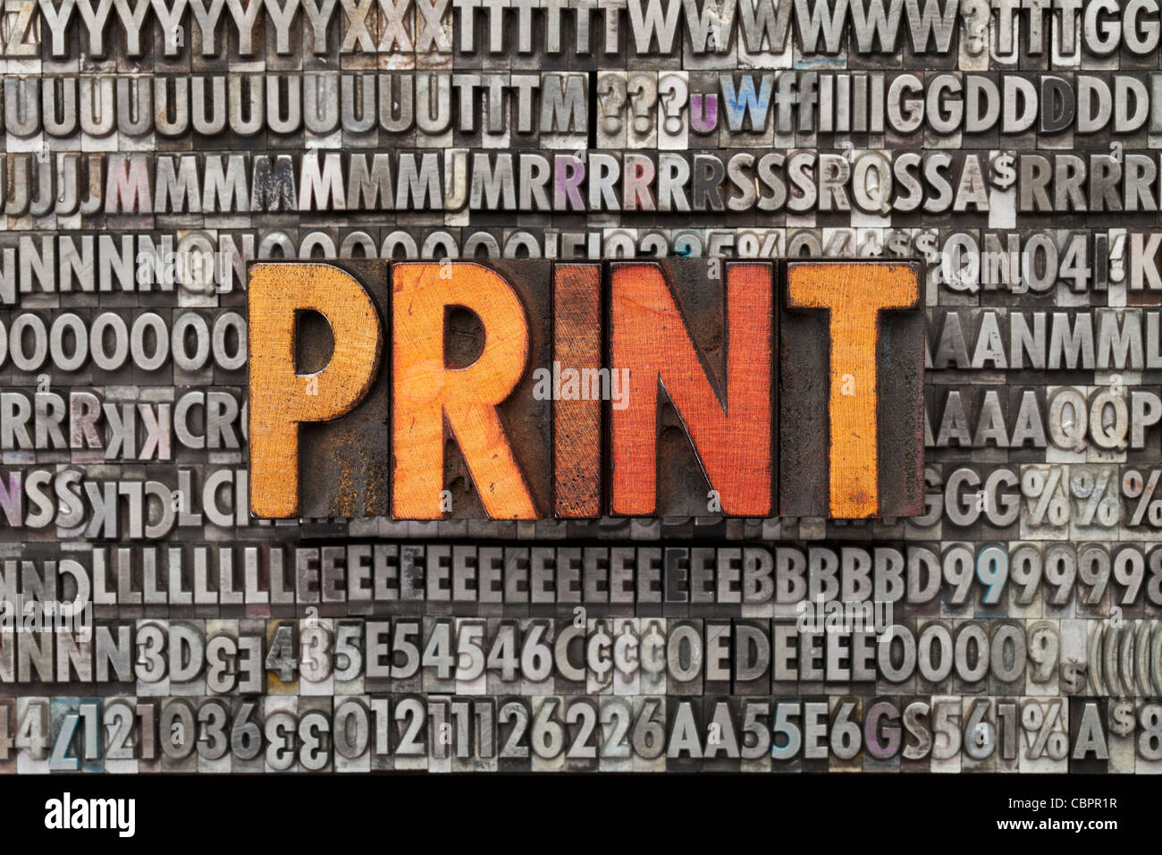 Imprimer - Texte en typographie vintage bois blocs contre grunge metal composer Banque D'Images