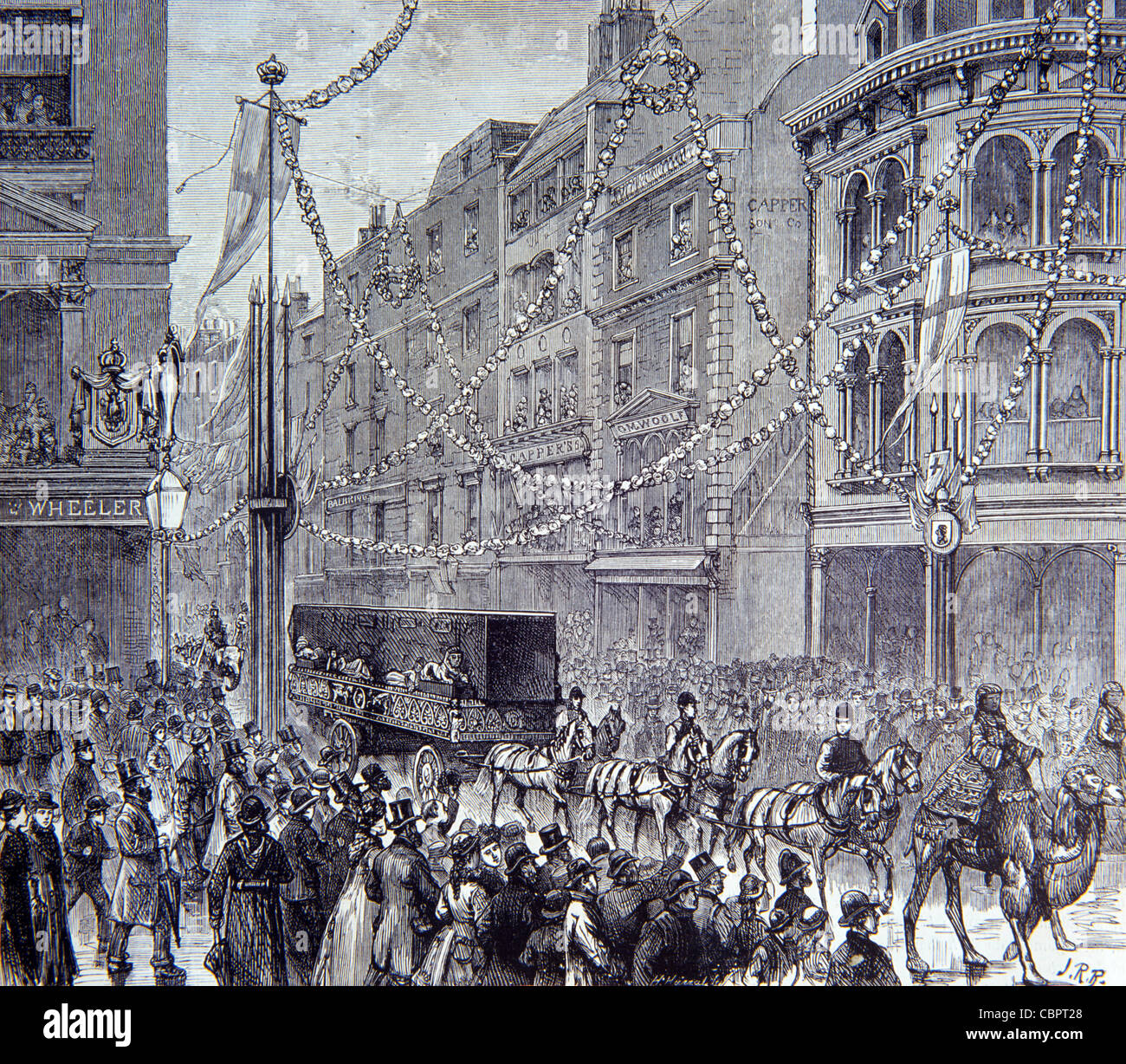 Les foules se rassemblent pour observer l'aiguille de Cleopatra ou l'Obélisque qui traverse les rues de Londres sur Gracechurch Road, Londres, 1878 (c19th Engraving). Illustration vintage Banque D'Images