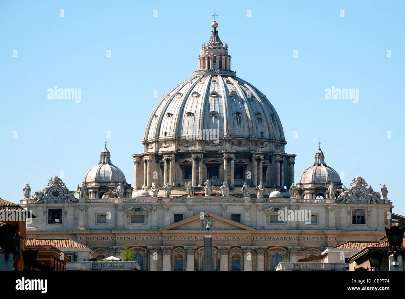 Basilique Saint Pierre sur la Place Saint Pierre dans la Cité du Vatican à Rome. Banque D'Images
