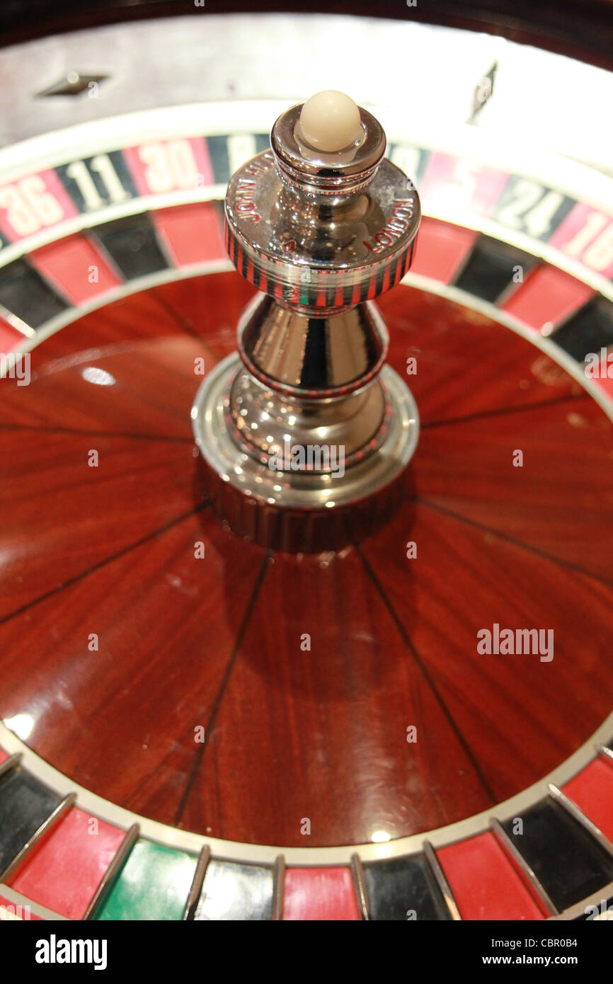 La roulette de casino et la balle Banque D'Images