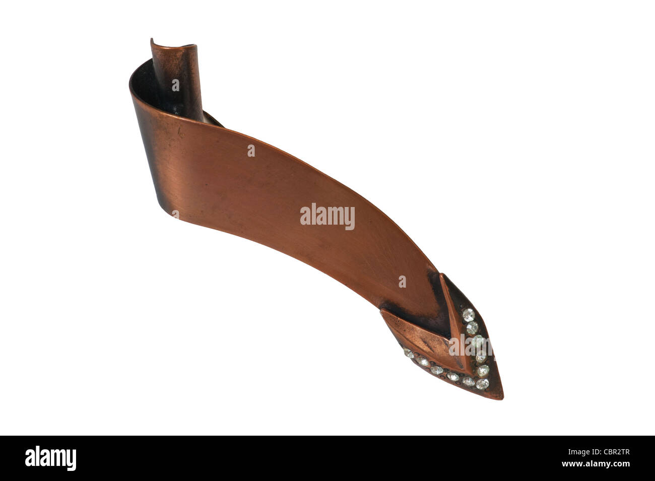 Pointeur en cuivre bijoux vintage en forme de flèche broche. Pointez dans n'importe quelle direction. Découpe. Banque D'Images