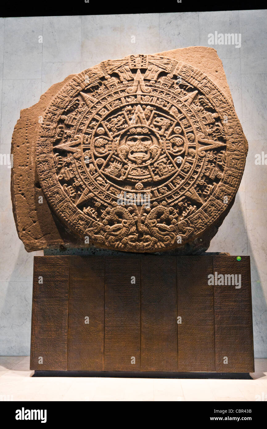 Le Mexique aztèque ou pierre de soleil ou de pierre du soleil dans le musée national d'anthropologie de Mexico Banque D'Images