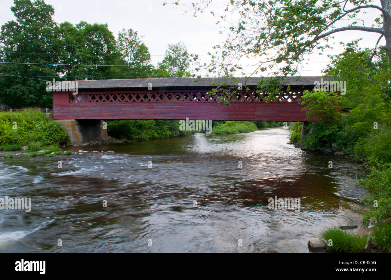 Les ponts couverts du Vermont par Henry River Bridge à Bennington VT 1840 rouge en bois bois Banque D'Images