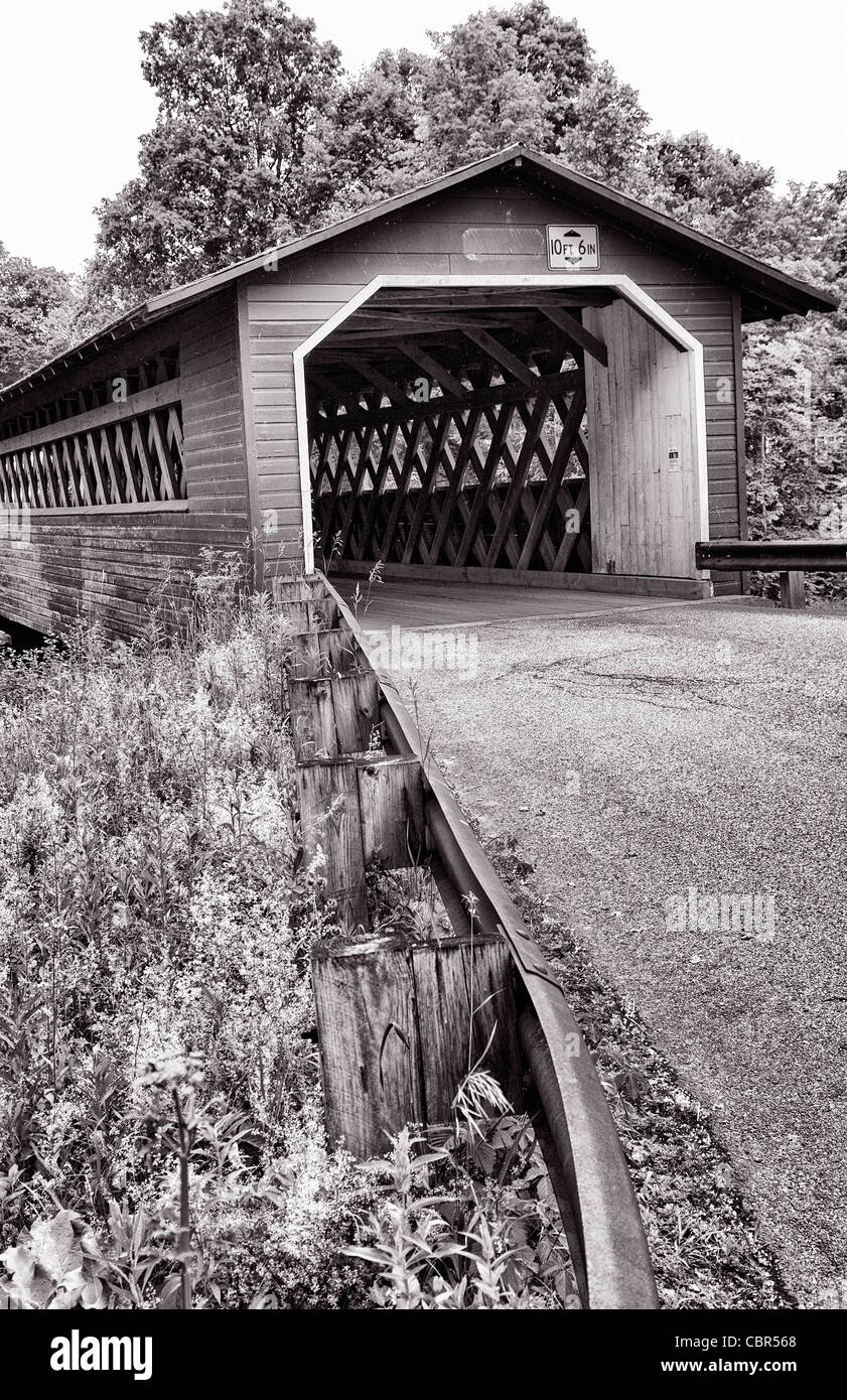 Les ponts couverts du Vermont par Henry River Bridge à Bennington VT 1840 rouge en bois bois Banque D'Images