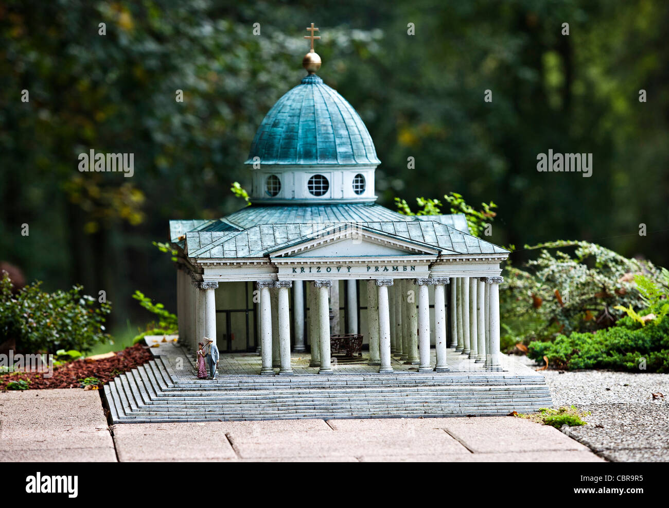 Modèle de la colonnade de printemps dans le parc Boheminium à Marianske Lazne. En Photo le 20 septembre 2011 à Marianske Banque D'Images
