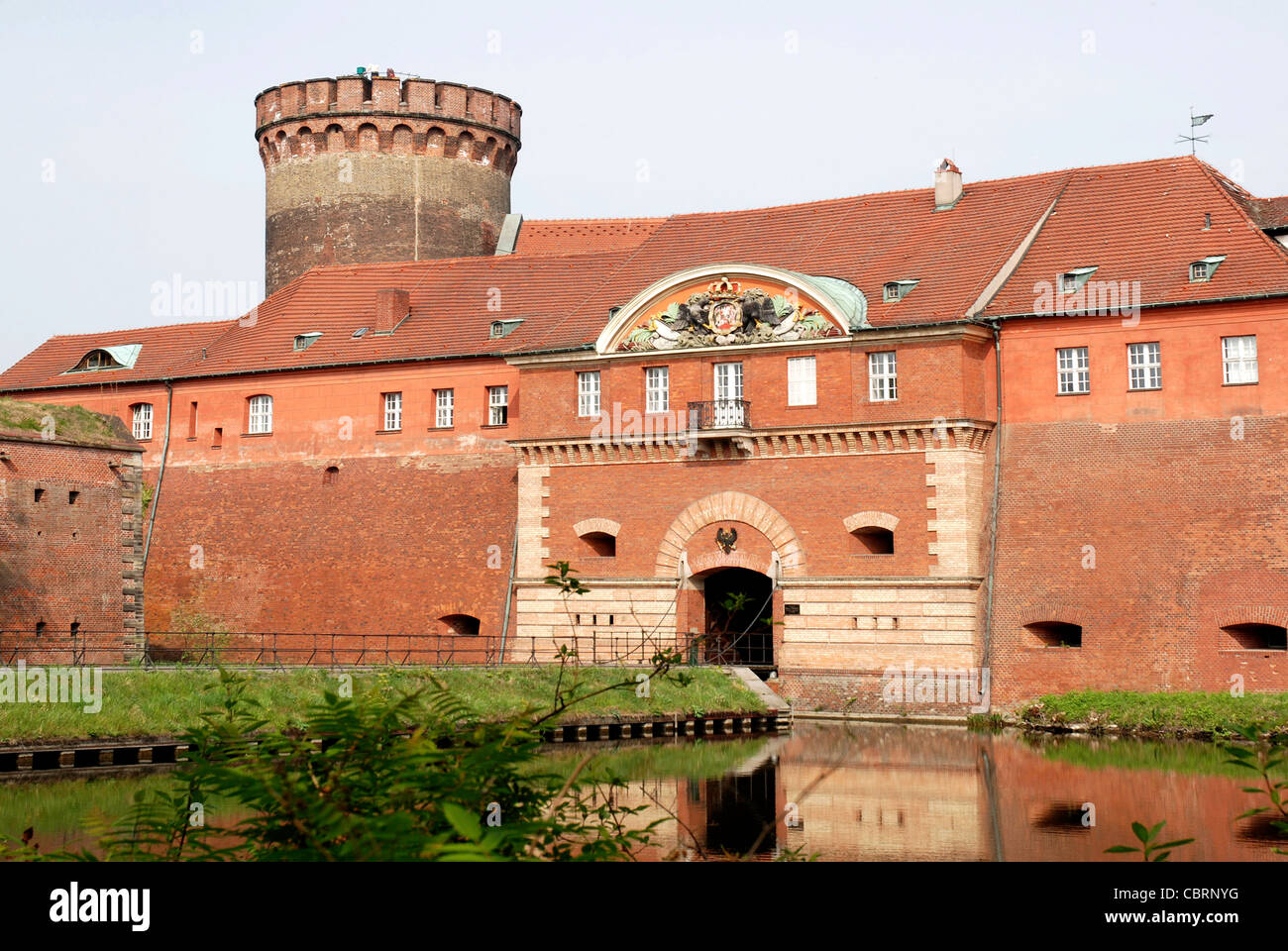 Citadelle de Spandau à Berlin avec l'homme gate et Juliusturm. Banque D'Images