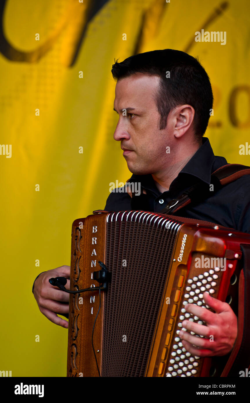 Groupe espagnol musique espagnole accordéon Banque de photographies et  d'images à haute résolution - Alamy