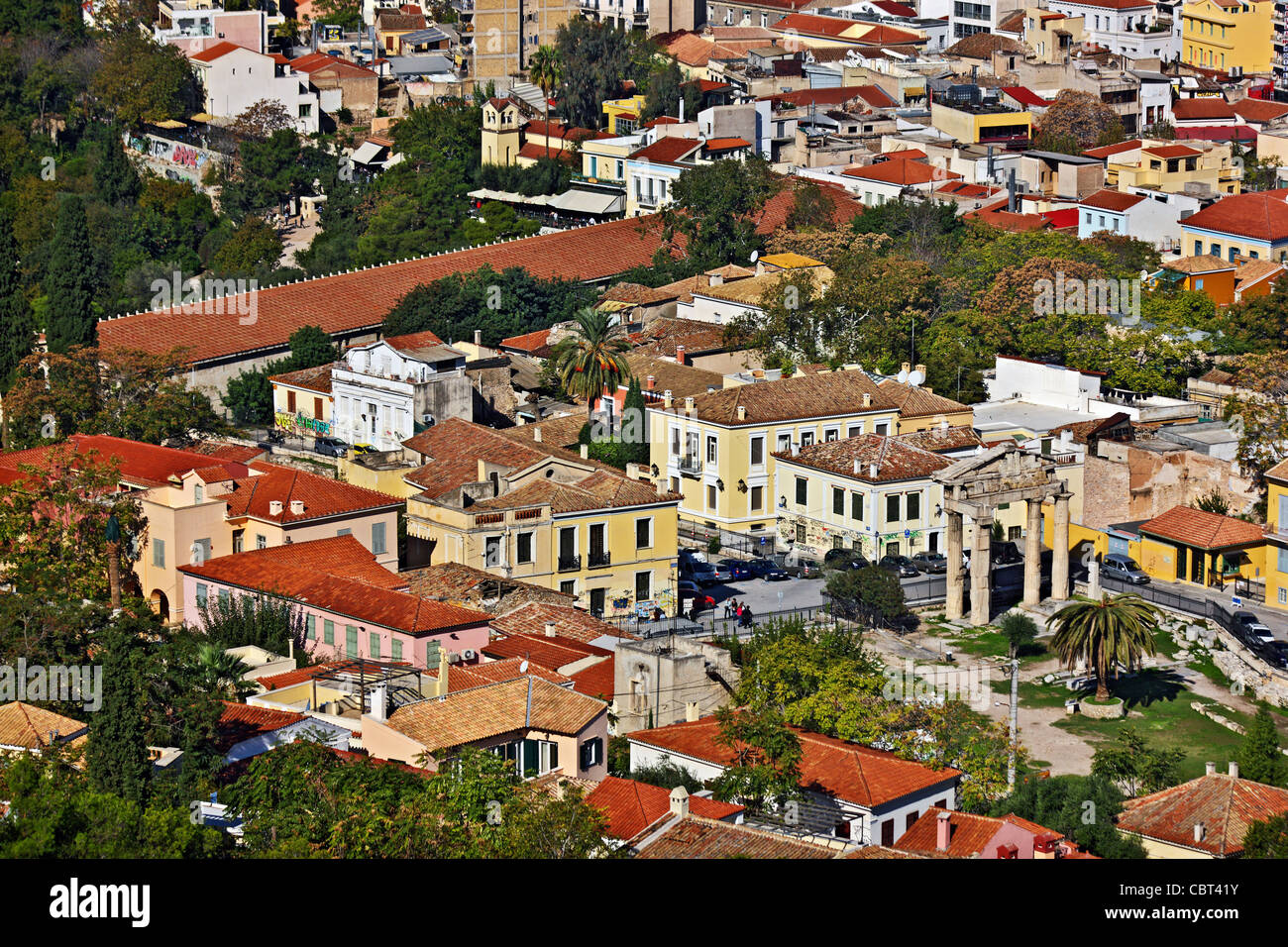 Vue panoramique, vue partielle du quartier Plaka, le plus pittoresque de la ville d'Athènes, Grèce. Photo prise de l'Acropole. Banque D'Images