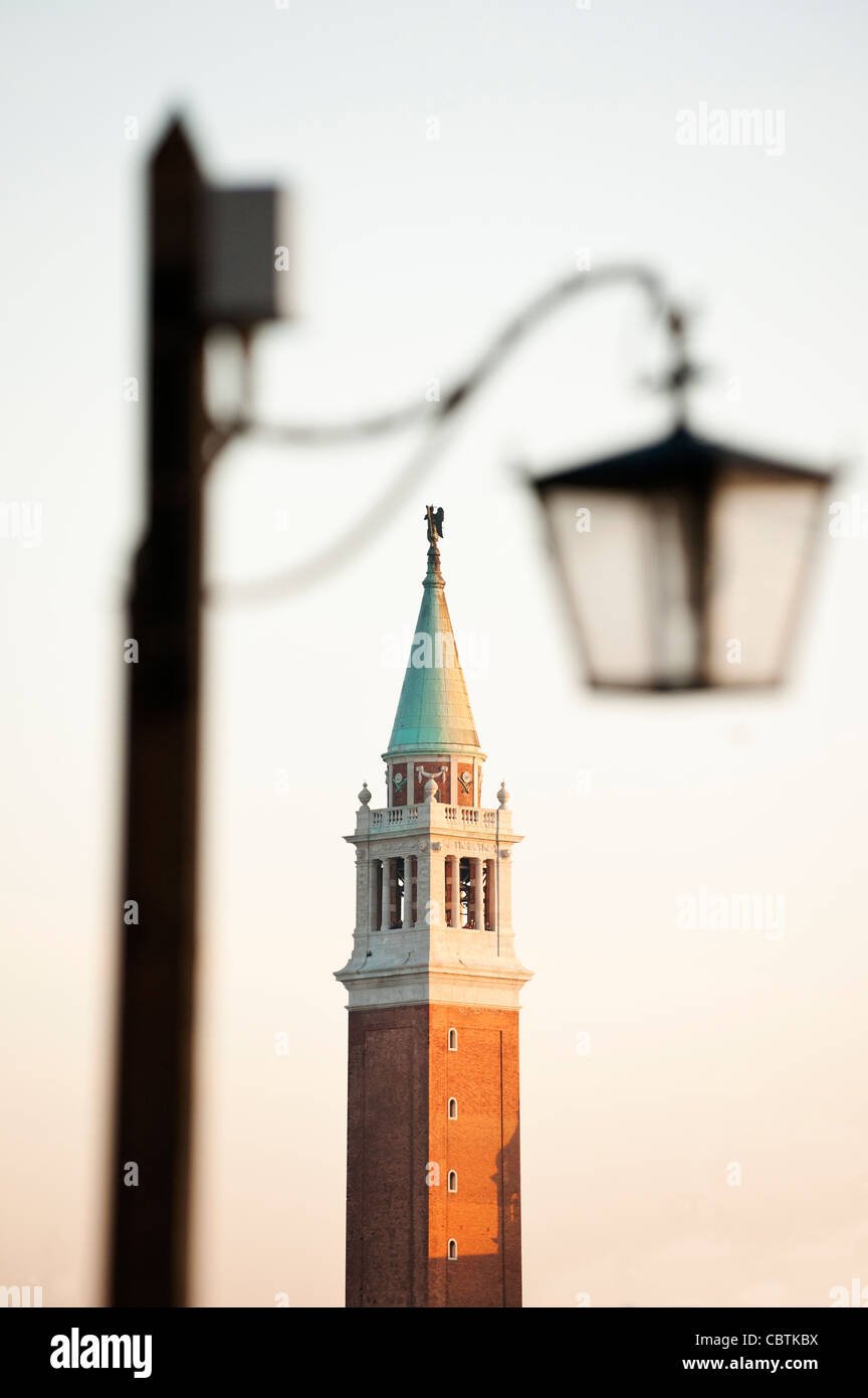 Le San Giorgio Maggiore et la lampe, Venise, Vénétie, Italie Banque D'Images