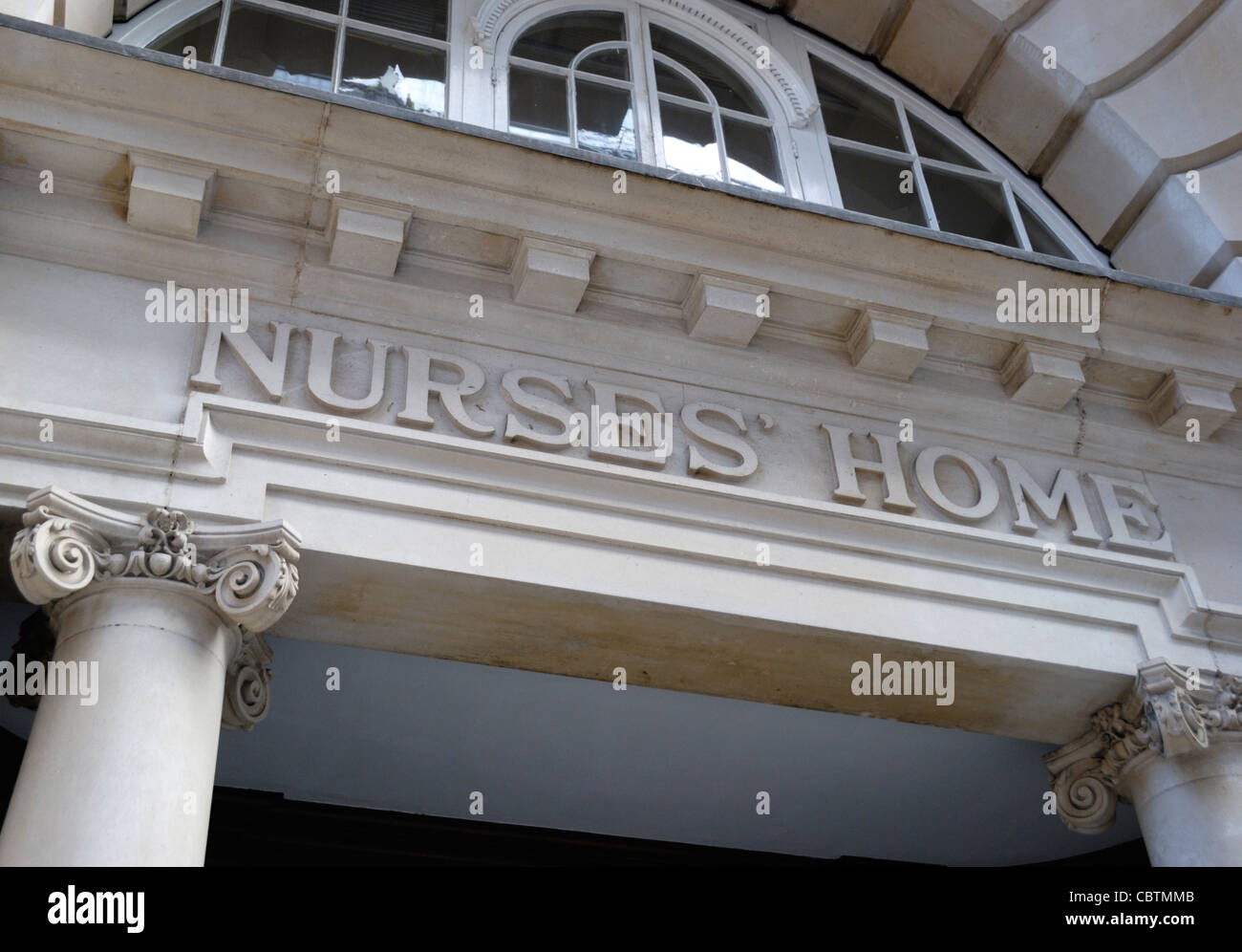 Nurses' Accueil Inscrivez-vous à l'extérieur d'un bâtiment Victorien, Londres, Angleterre Banque D'Images