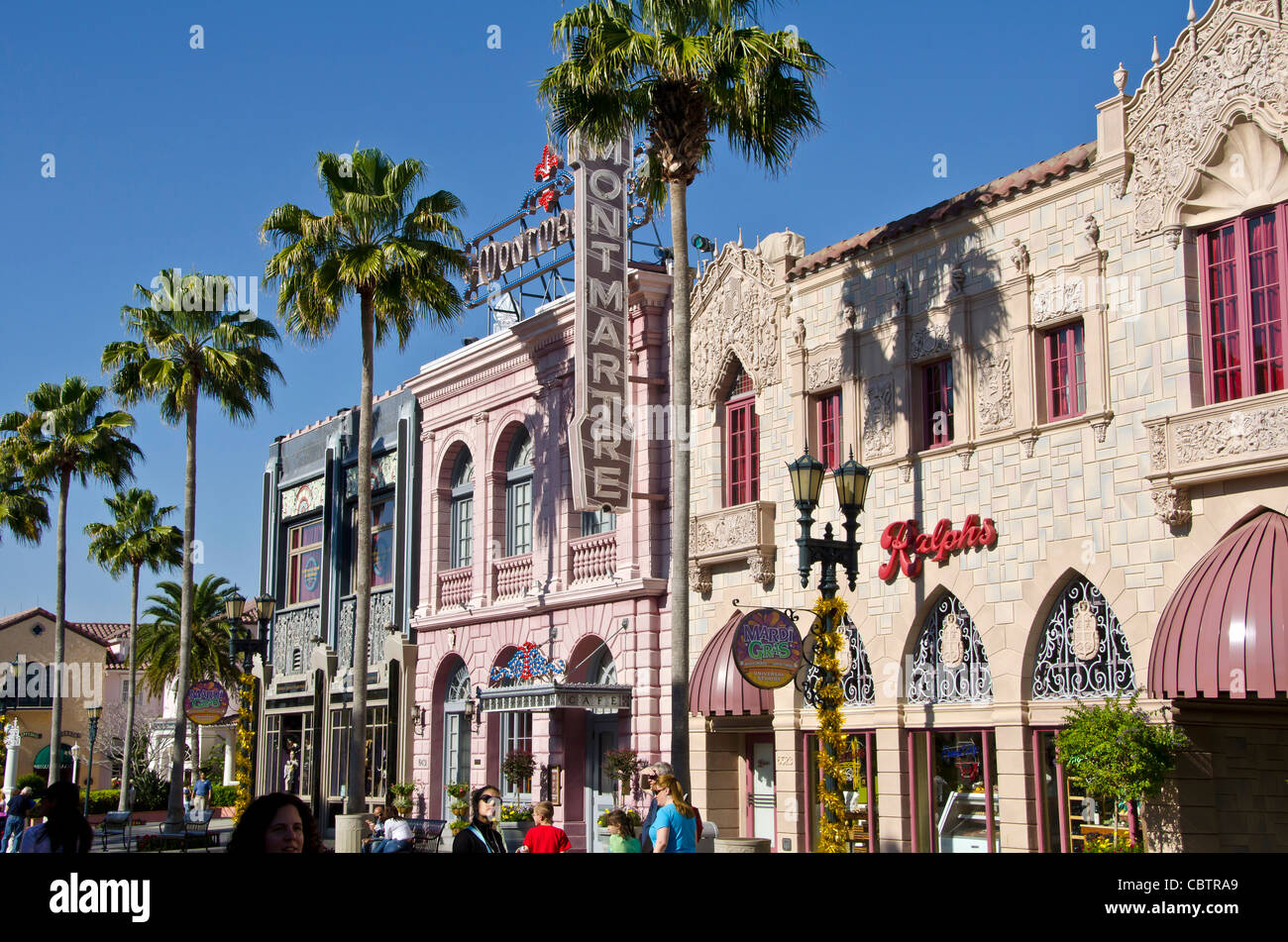 Hollywood Boulevard, les bâtiments et les touristes à Universal Studios Orlando Floride theme park Banque D'Images