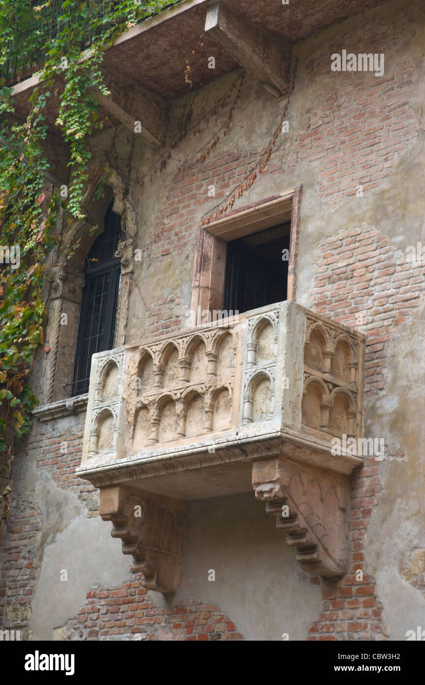 Le célèbre balcon Casa di Giulietta la cour la maison de Juliette Vérone Vénétie Italie du nord Europe Banque D'Images