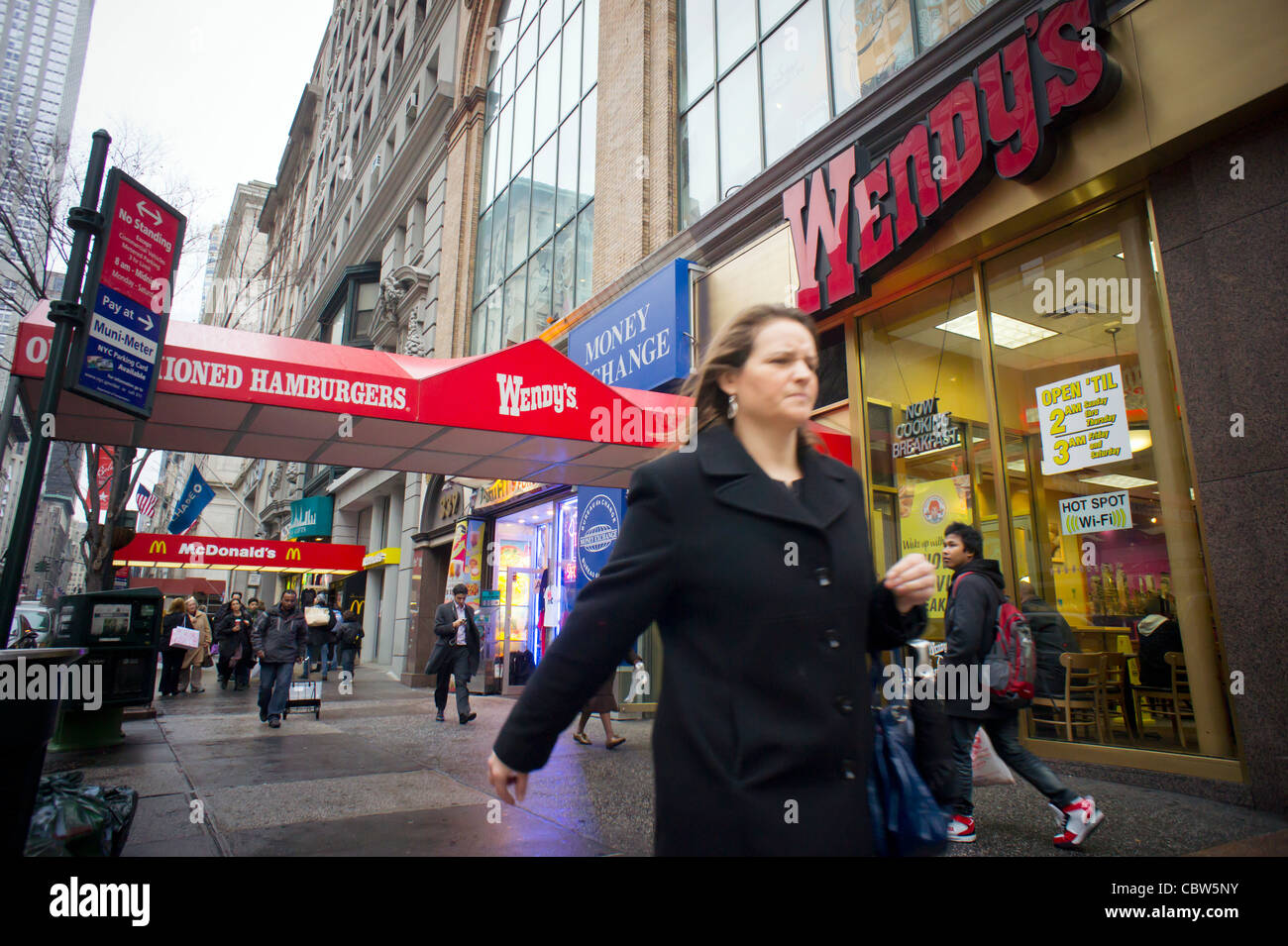 Un restaurant fast food Wendy's sur la Cinquième Avenue à New York Banque D'Images
