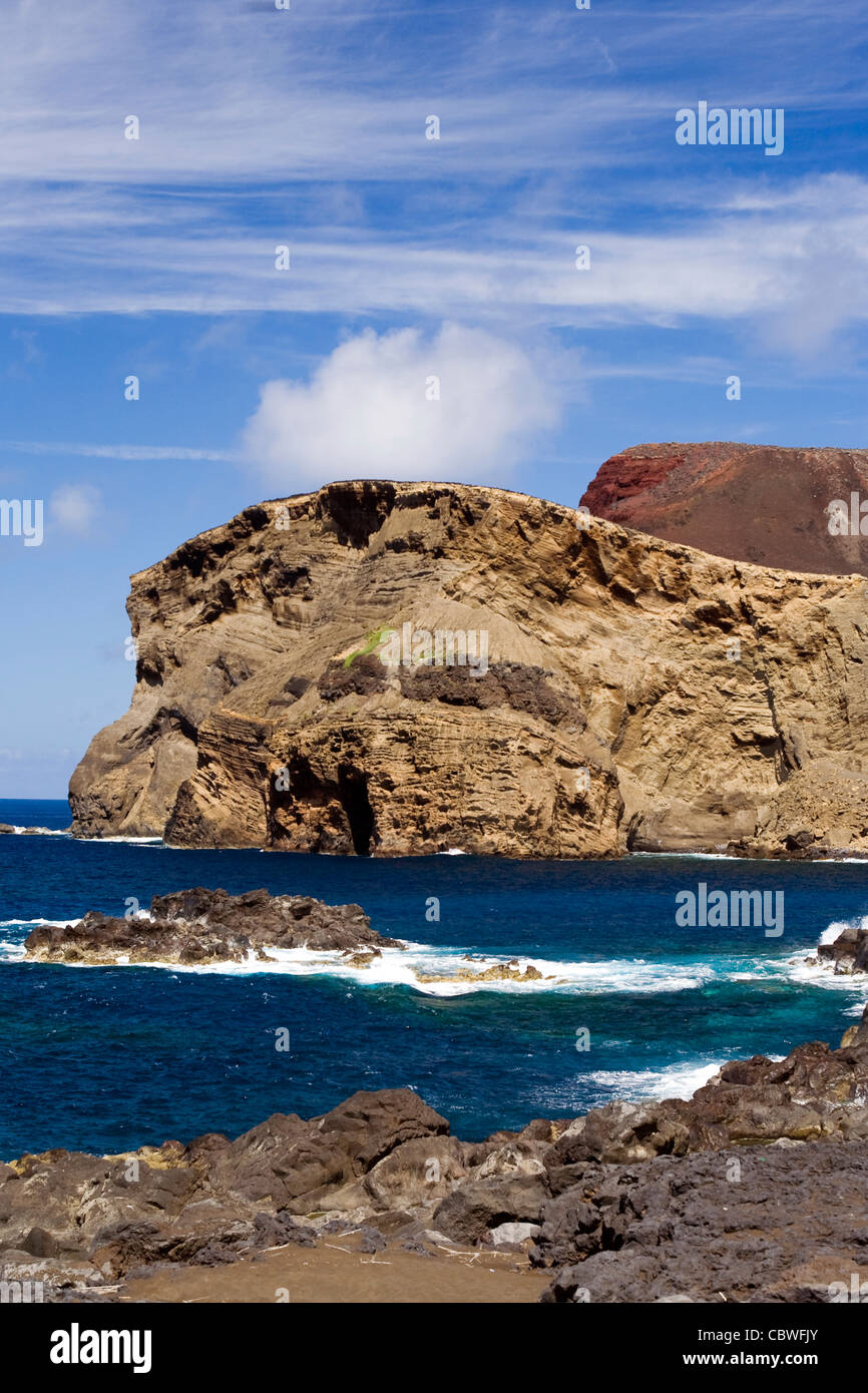 Le dos Capelinhos Vulcão (volcan Capelinhos) . C'est une attraction majeure dans les îles des Açores pour son histoire, sa géologie Banque D'Images