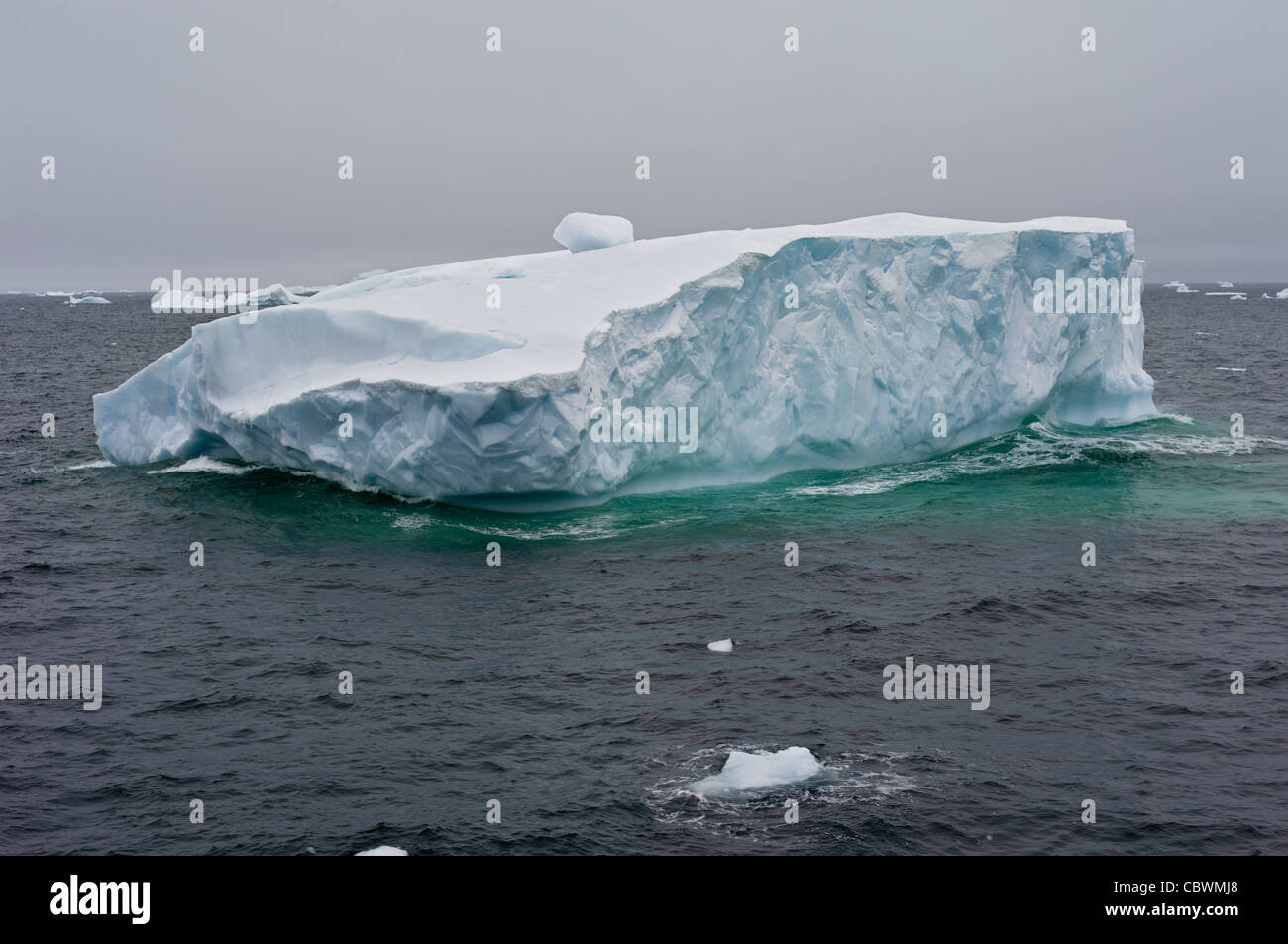 CRYSTAL SOUND ICEBERG, Cercle Antarctique ANTARCTIQUE Banque D'Images