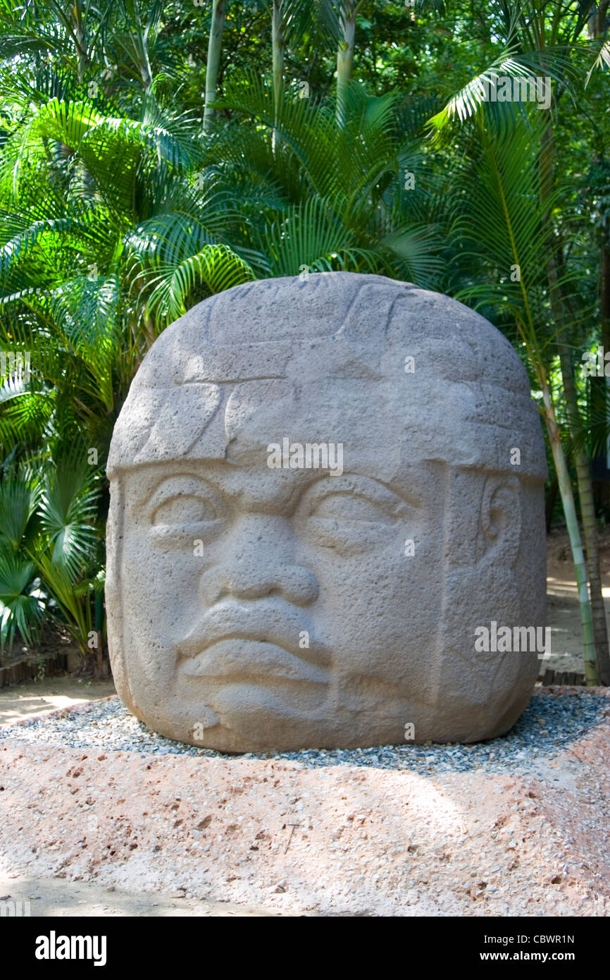 Sculpture olmèque, 900, à partir de la BCE BCE-400La Venta Site ruine, à la Venta Museum et parc de sculptures, Villahermosa, Tabasco, Mexique Banque D'Images