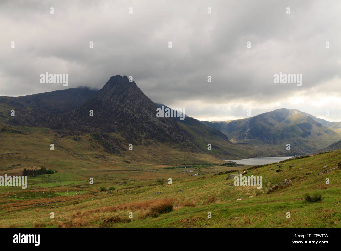 Une vue de la vallée de l'Ogwen Tryfan et Banque D'Images