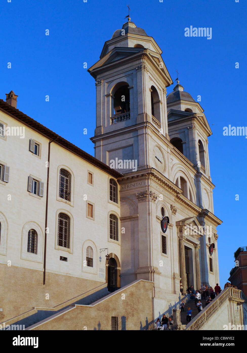 Église de la Trinité-des-Monts au-dessus d'Espagne à Rome Banque D'Images