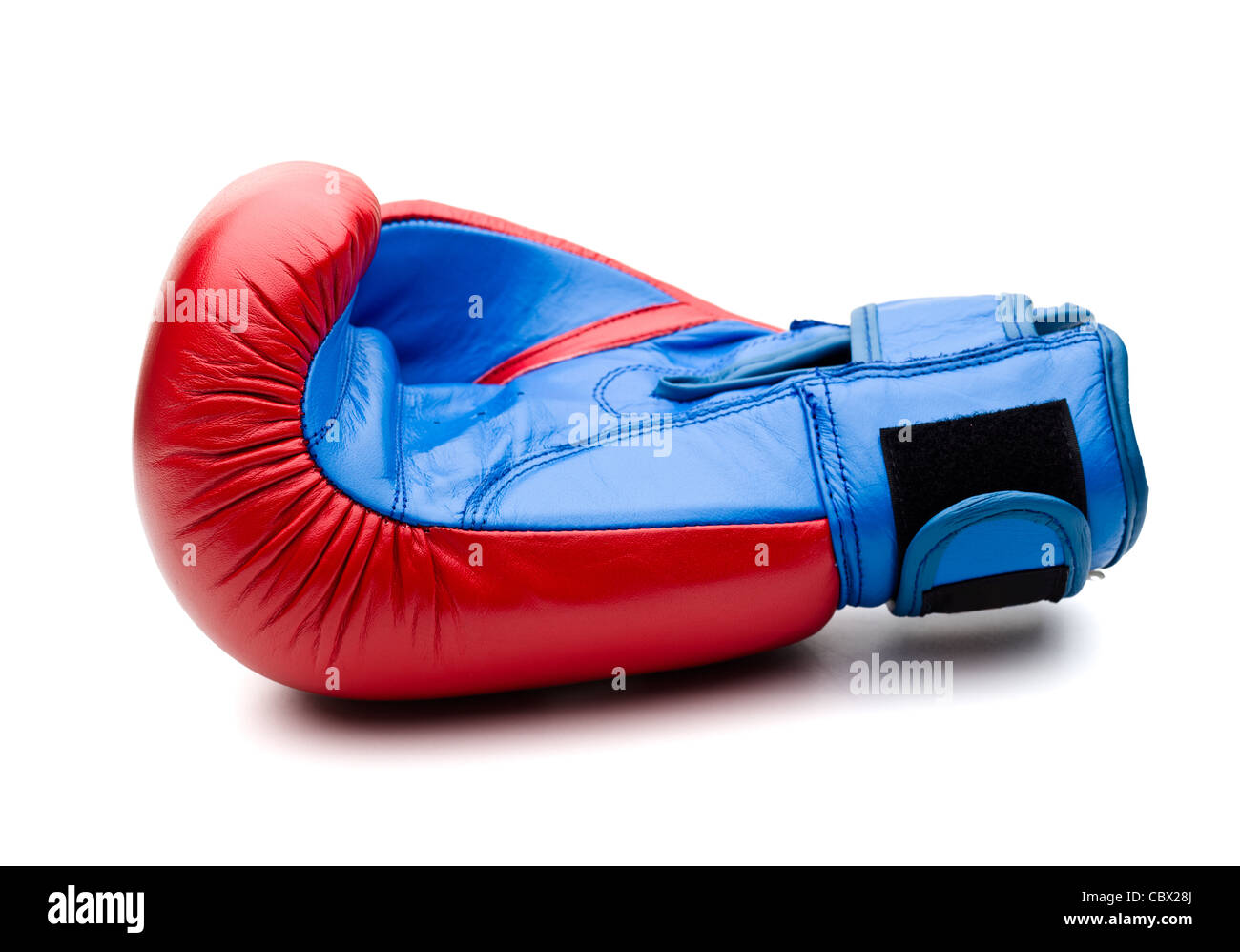 Gants de boxe rouge sur blanc Banque D'Images