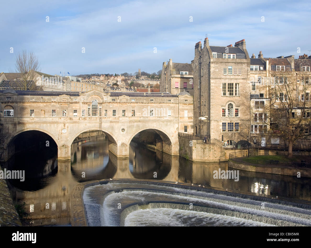 Pulteney Bridge sur la rivière Avon, Bath, Angleterre Banque D'Images