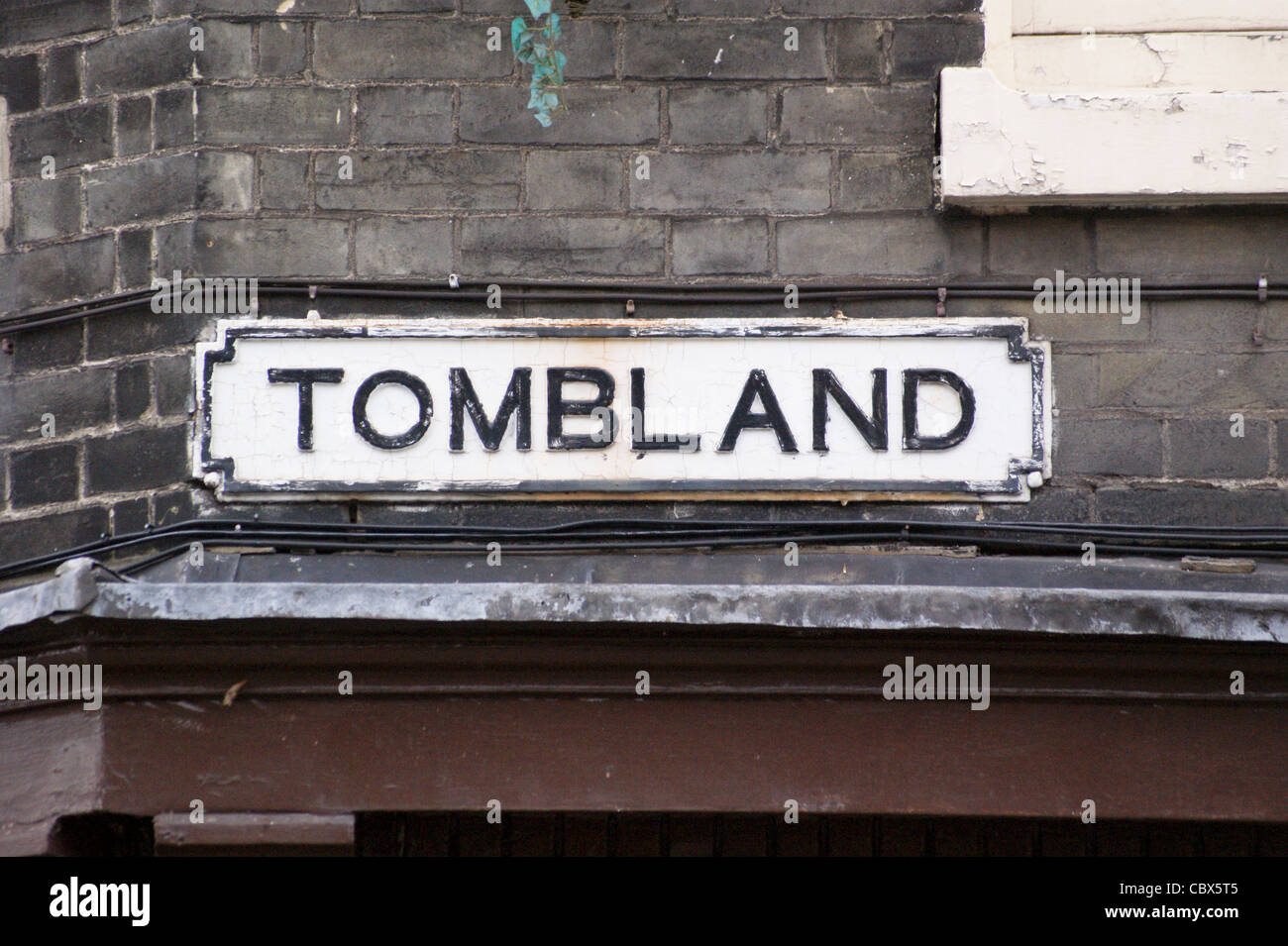 Metal street sign, Tombland, Norwich, Norfolk, Angleterre Banque D'Images