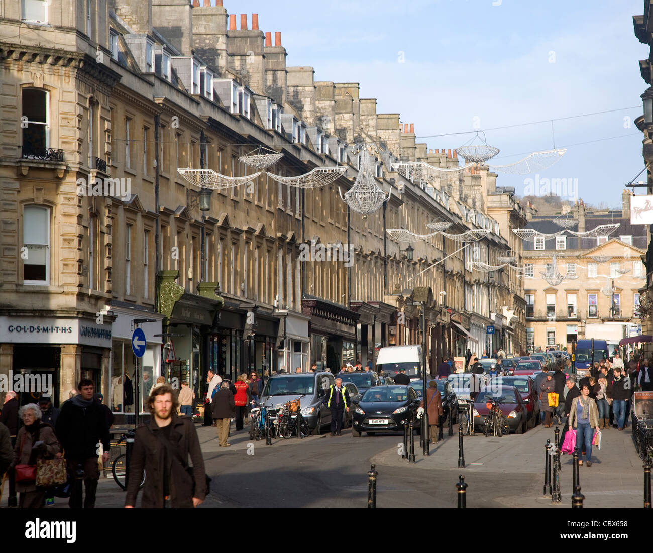 Les acheteurs de Noël, Milsom Street, Bath, Angleterre Banque D'Images