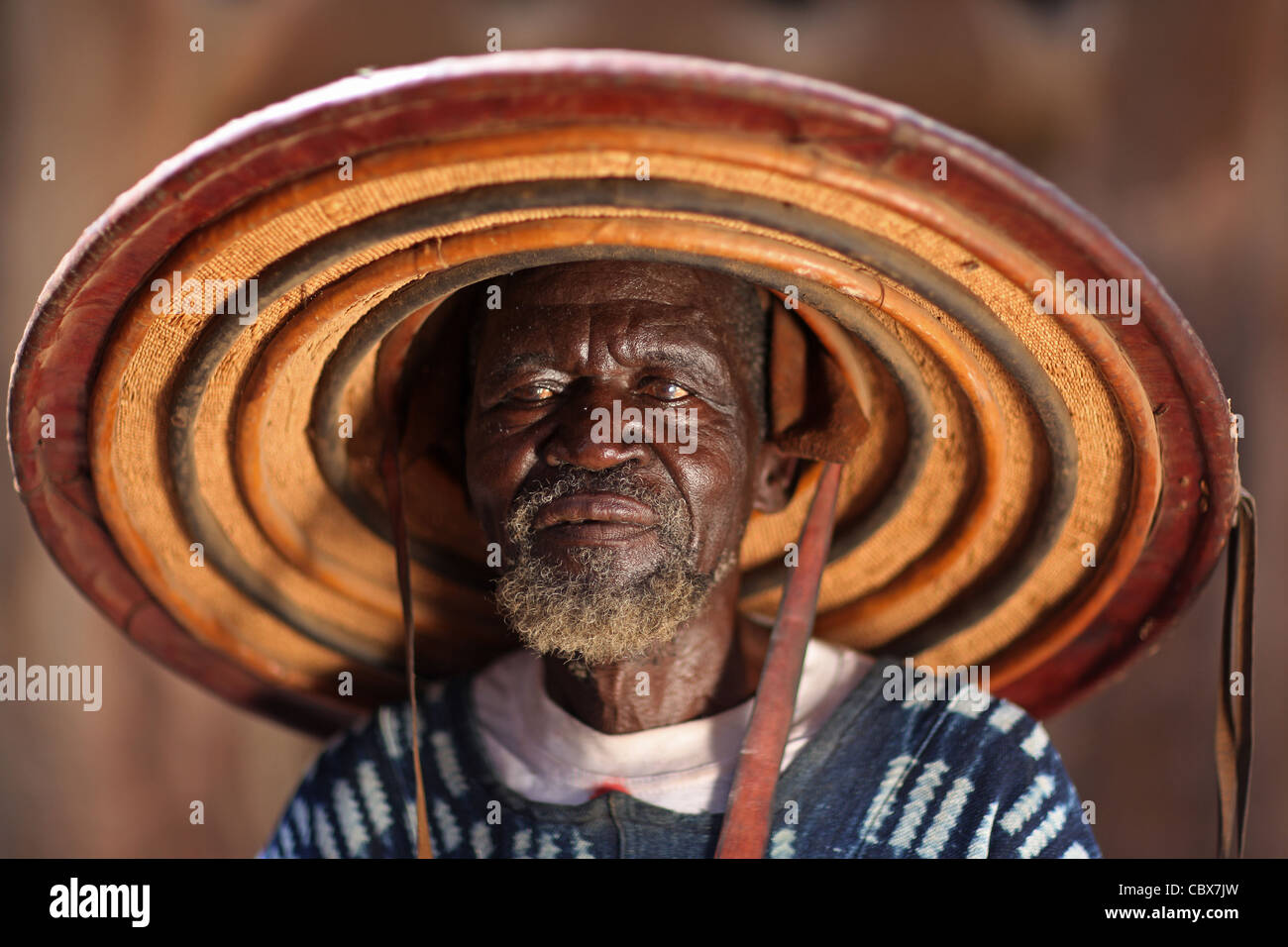 Ancien du village, dans le village de Tireli, pays Dogon - Pays Dogon - Mali, Afrique de l'ouest Banque D'Images