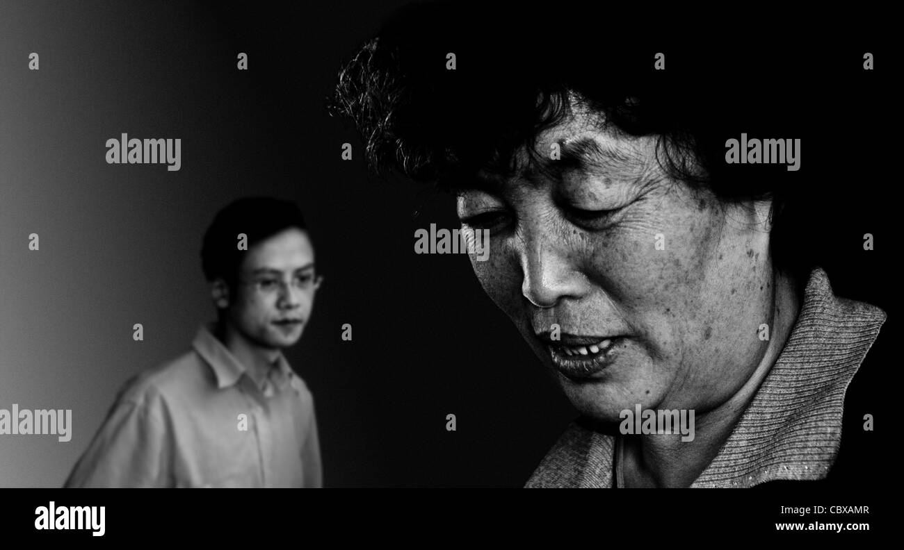 Mère et fils (relation fictive : montage photo) Banque D'Images