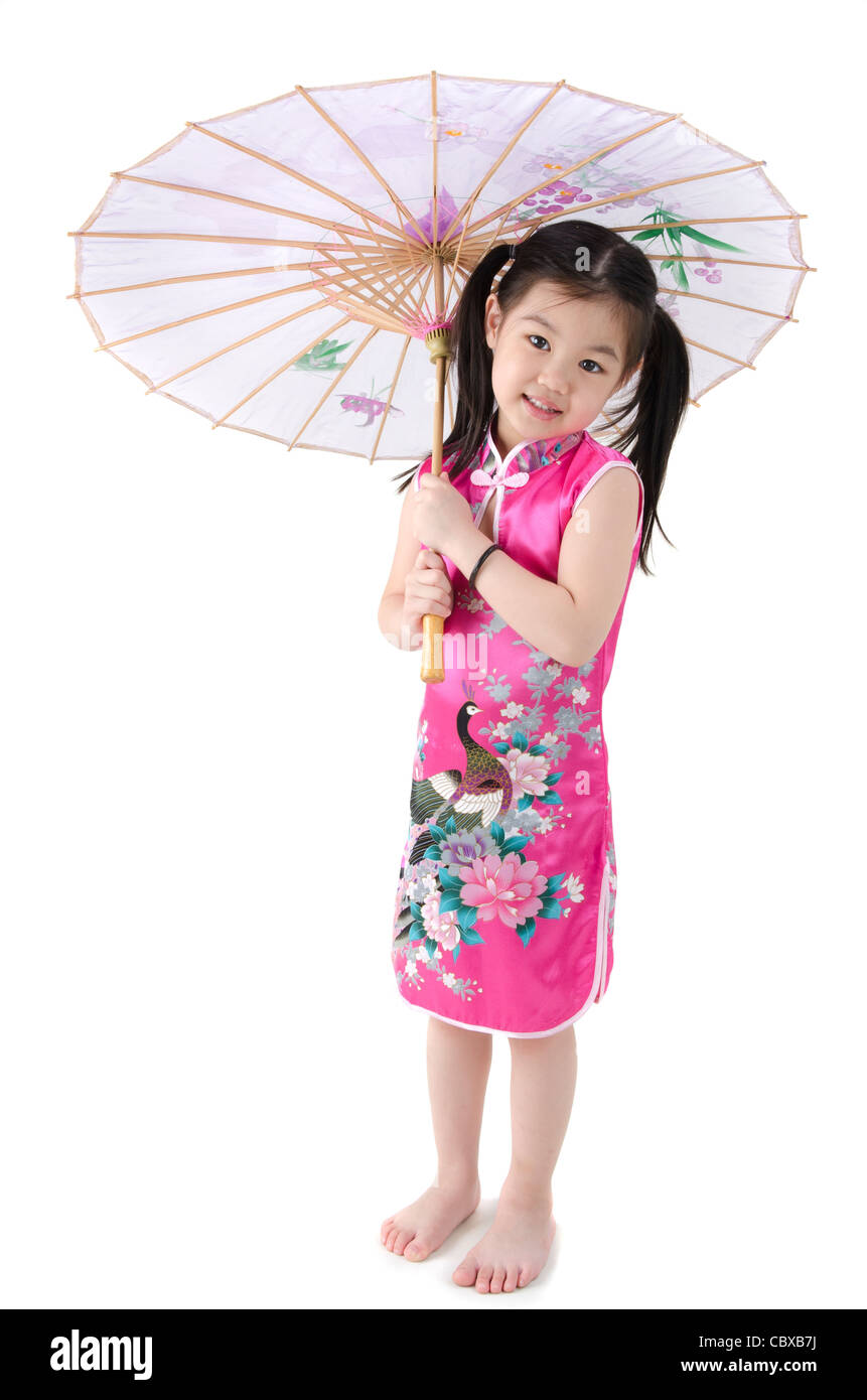 Petite fille oriental cheongsam robe chinoise traditionnelle avec