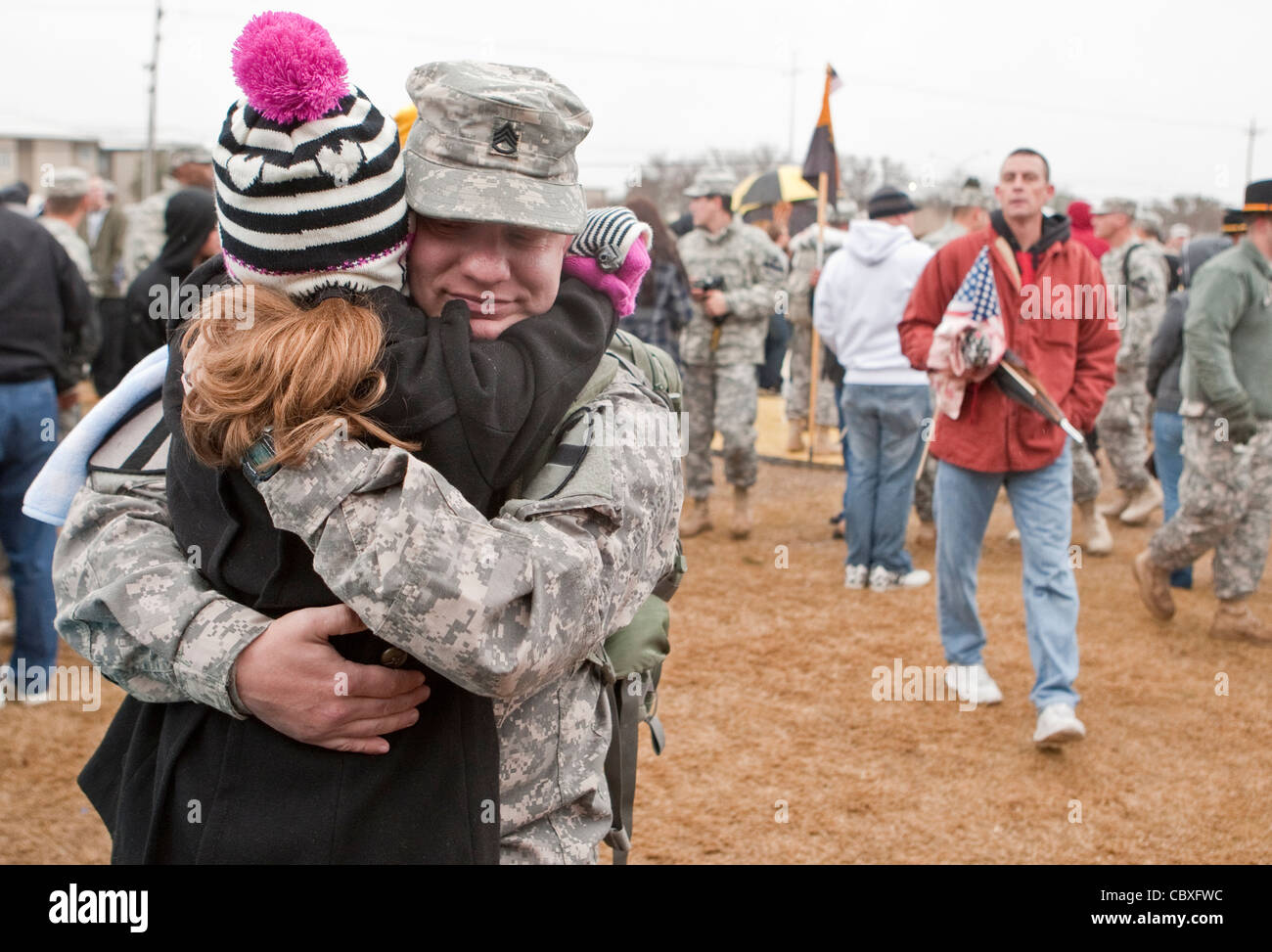 Cérémonie de bienvenue pour des vétérans de la guerre en Irak de retour de devoir de Fort Hood, au Texas. Familles sont arrivées pour saluer leurs proches Banque D'Images