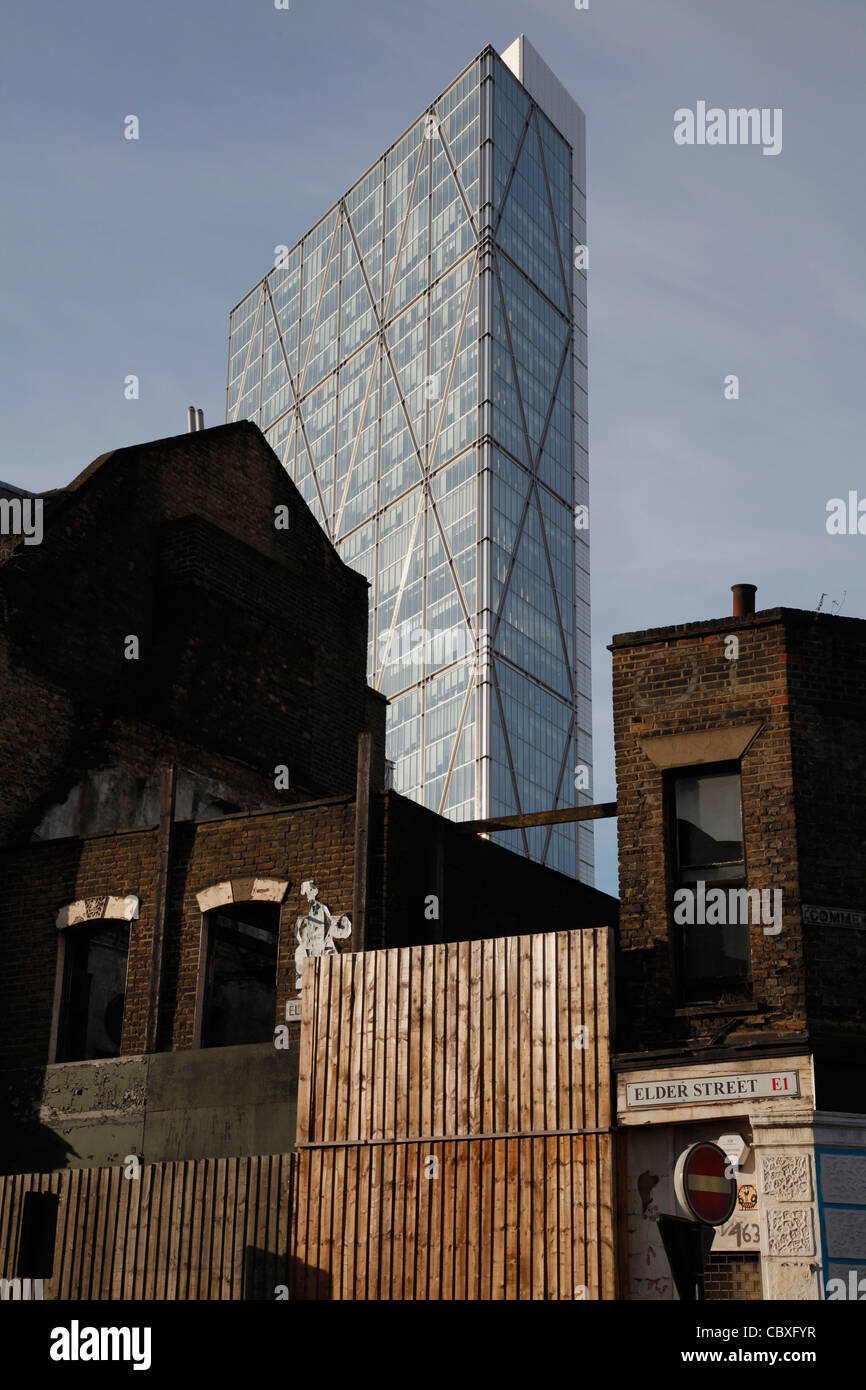 Nouveau bureau au Royaume-Uni et l'évolution de vieilles maisons à Spitalfields dans East London Banque D'Images