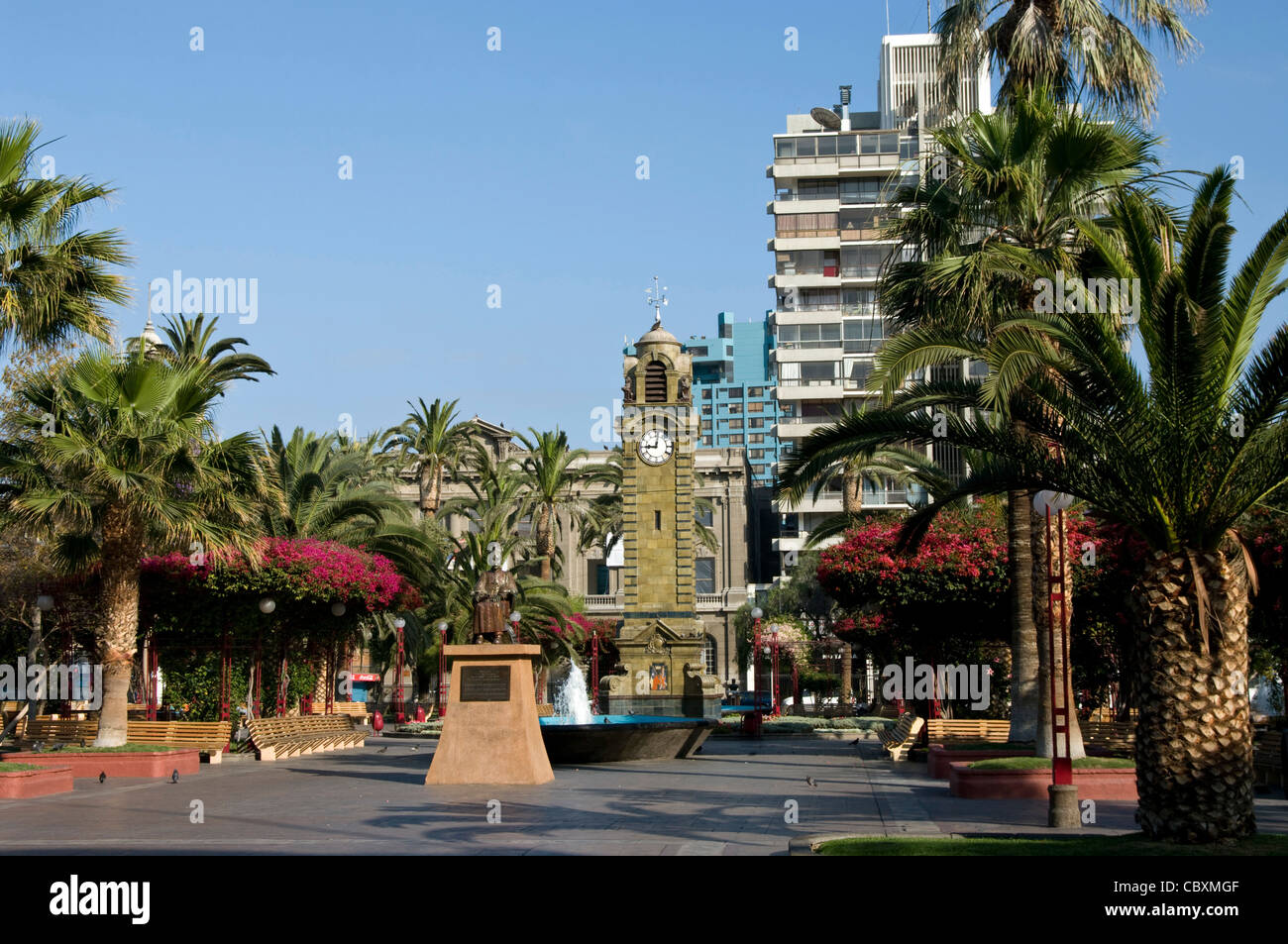 Le Chili. La ville d'Antofagasta. Place Colon et tour de l'horloge. Banque D'Images