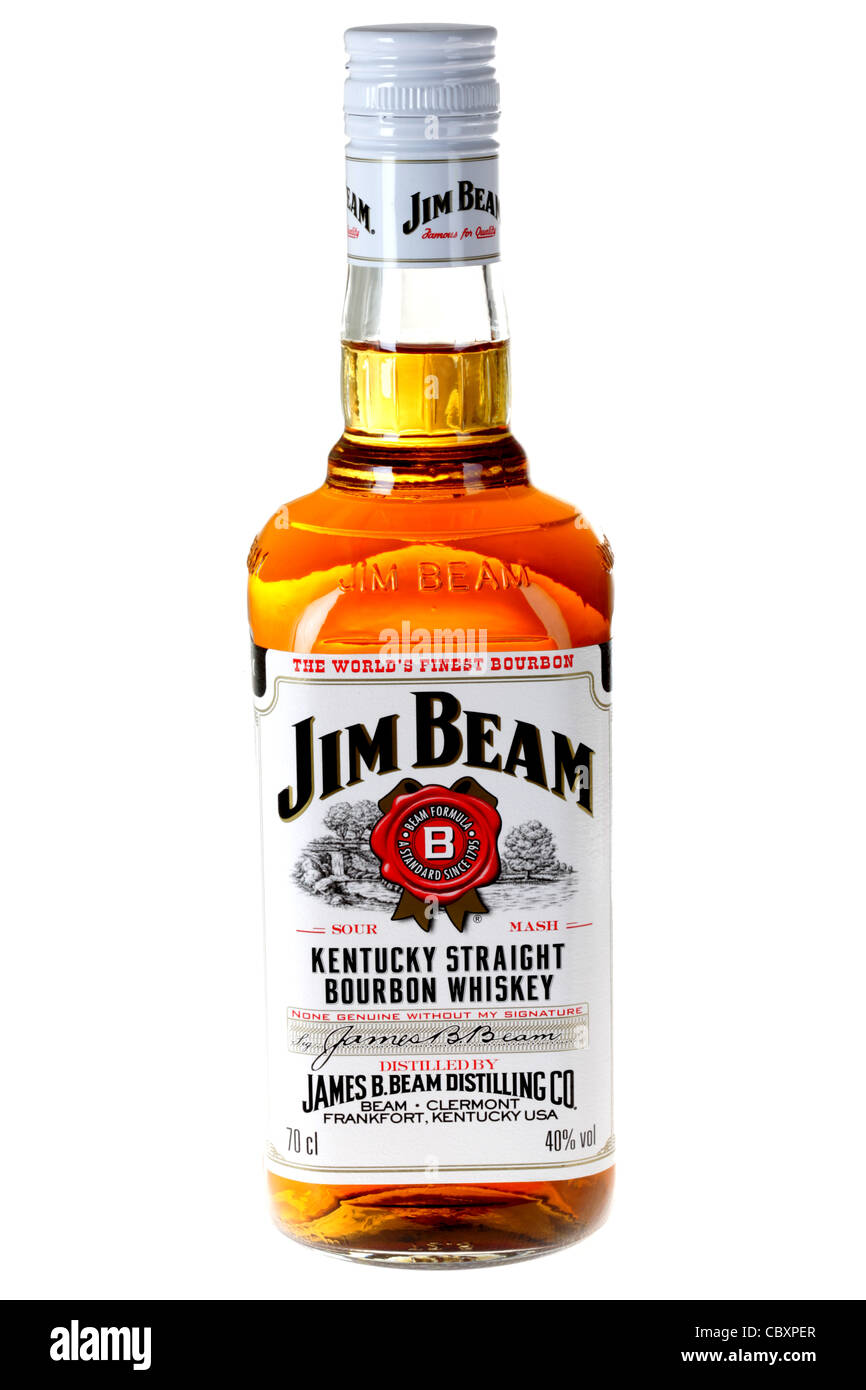 Bouteille de Jim Beam marque Kentucky Straight Bourbon Whisky isolé sur un fond blanc avec aucun peuple et un chemin de détourage Banque D'Images