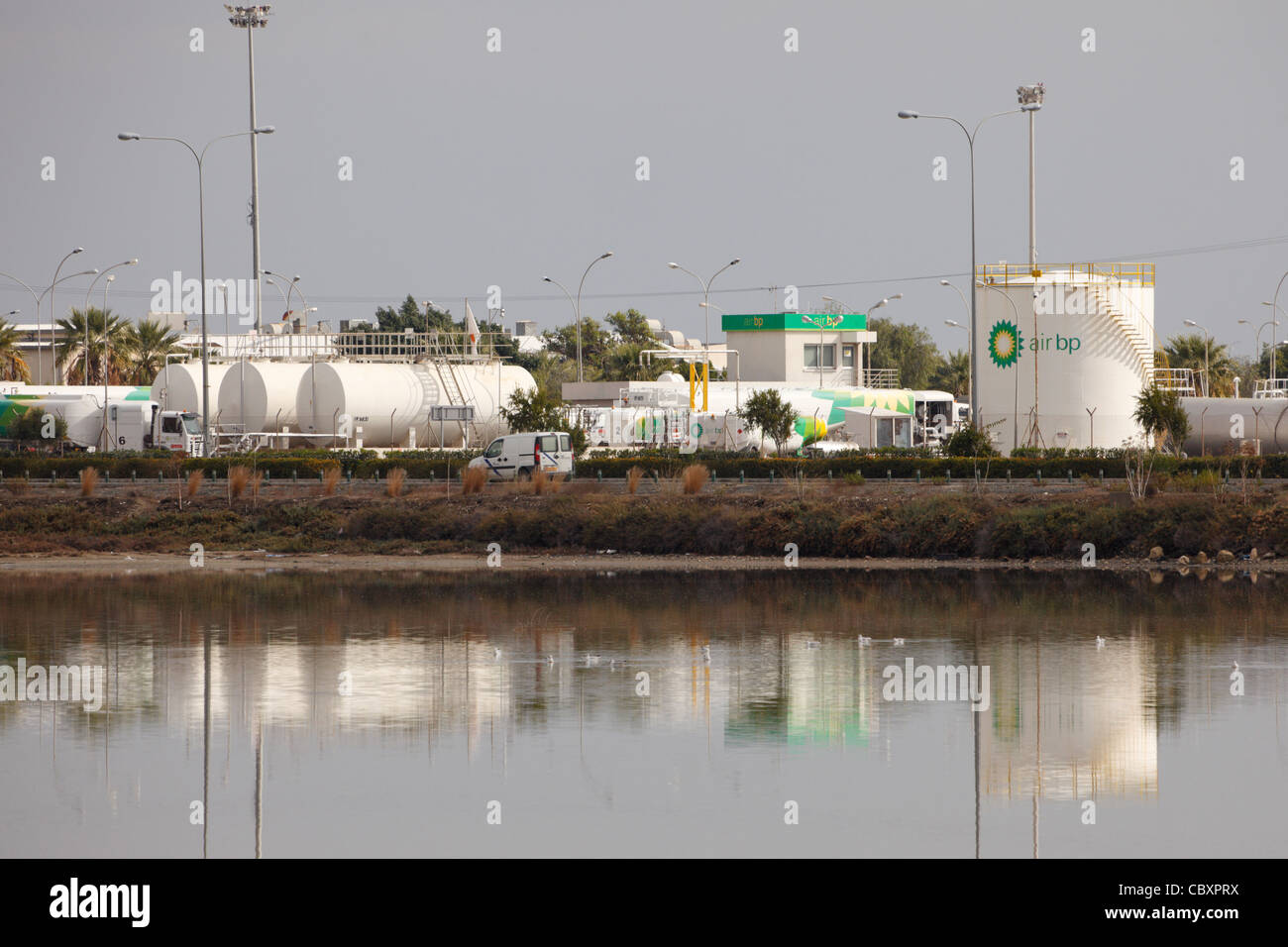 Installations pétrolières britanniques à l'aéroport de Larnaca, Chypre Banque D'Images