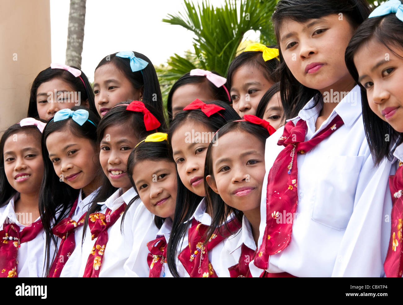 Les élèves de l'école chrétienne dans Sa'dun, Toraja de Sulawesi du Sud, en Indonésie Banque D'Images