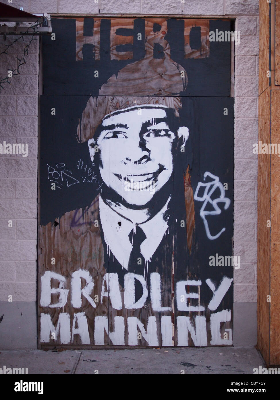 L'art de mur pour Bradley Manning, un soldat de l'armée américaine accusé d'envoyer des dossiers secrets à WikiLeaks Banque D'Images