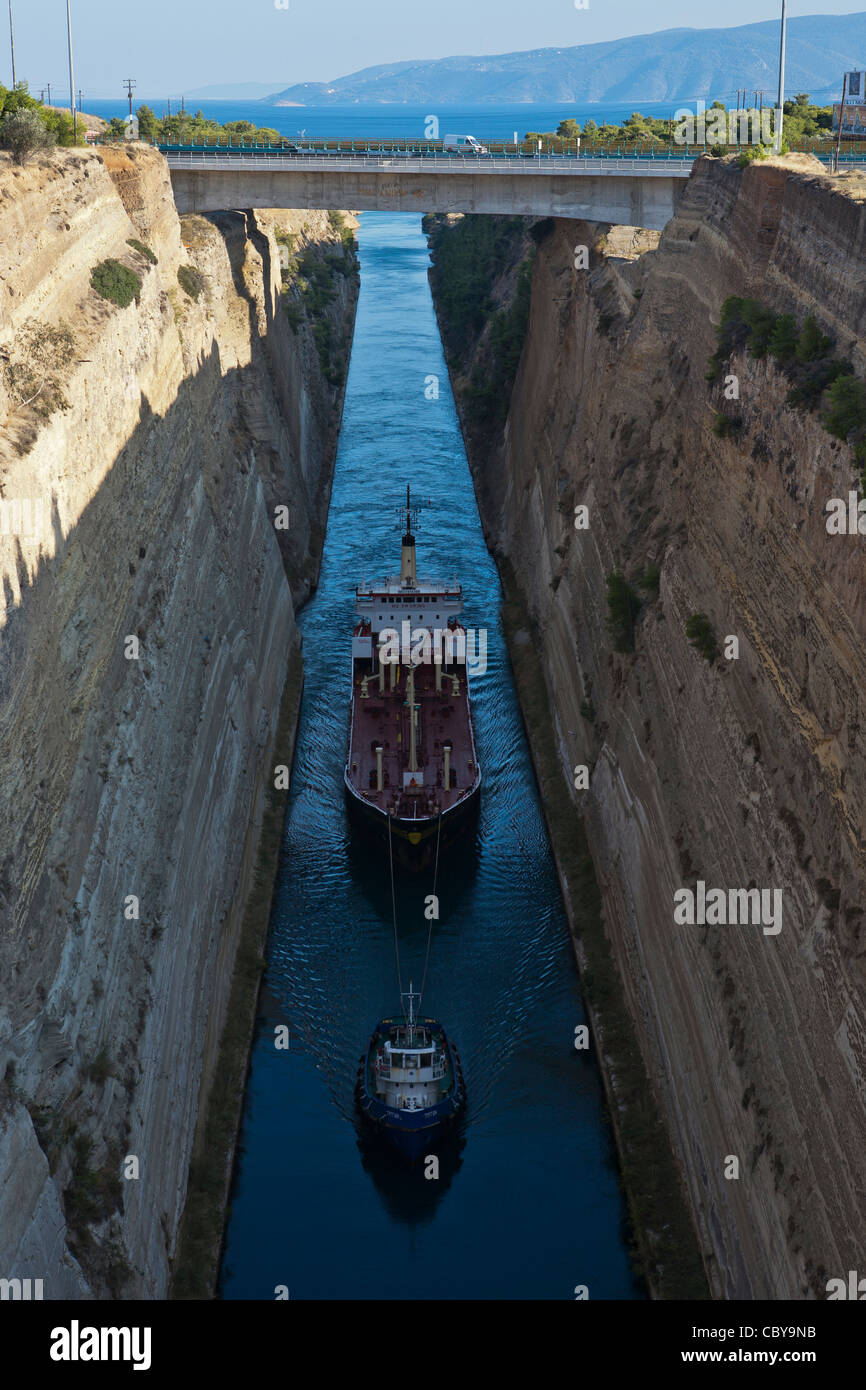 Isthme de Corinthe au-dessus du Canal de Corinthe, Grèce, Europe Banque D'Images