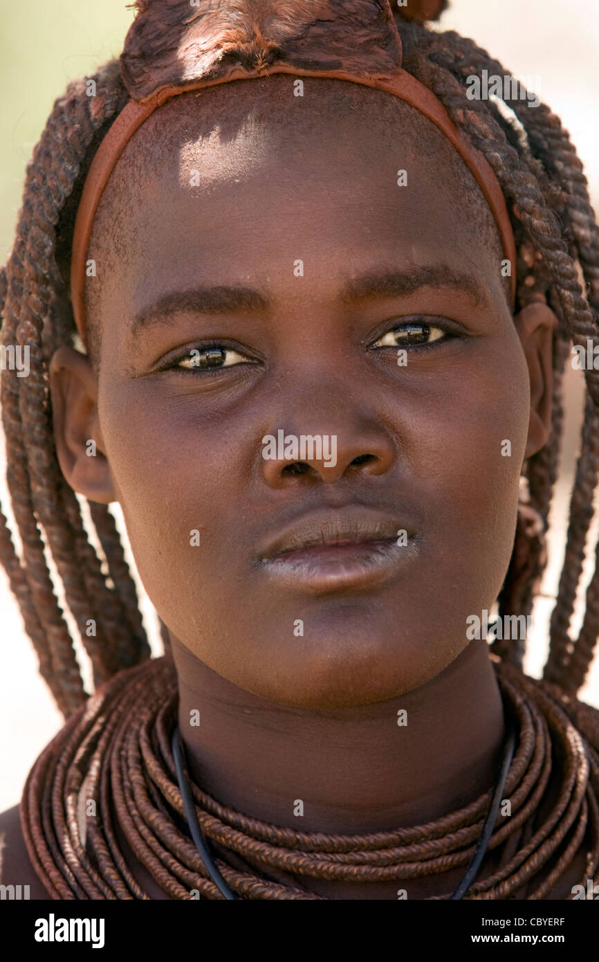 Portrait d'une femme Himba - Damaraland, région de Kunene - Namibie, Afrique Banque D'Images