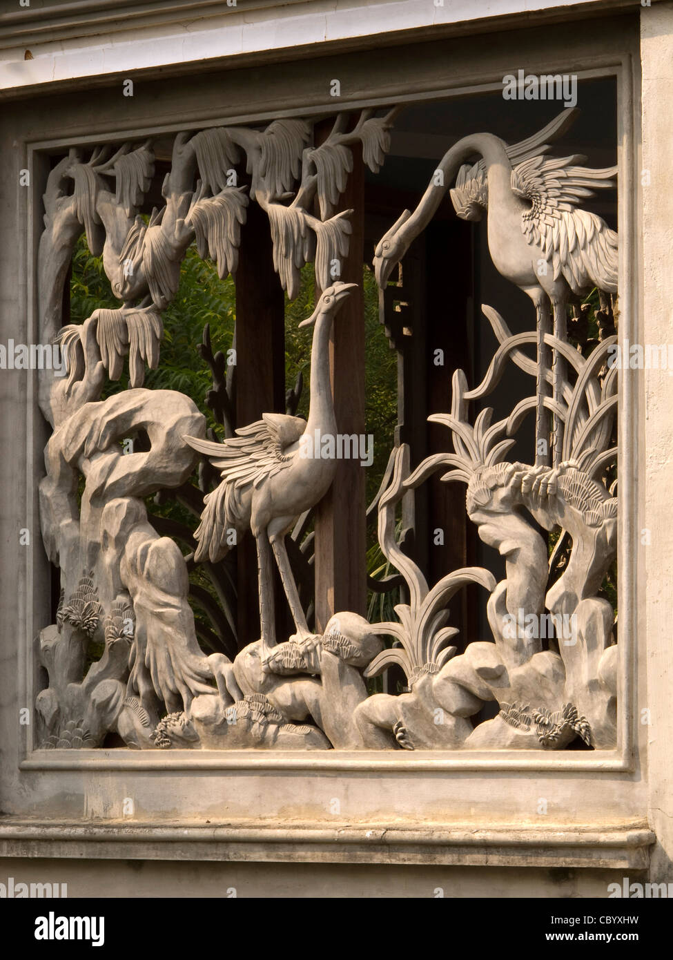 L'Inde, le Bihar, Bodhgaya, Bouddhisme, temple tibétain, détail de décoration extérieure Banque D'Images