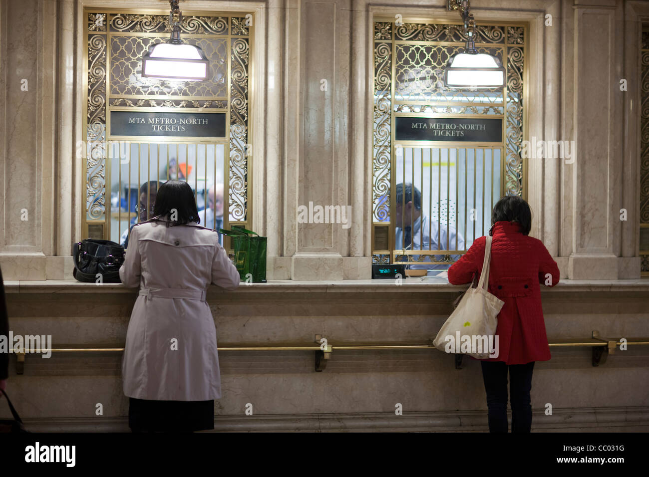 Acheter des billets pour les passagers dans les trains de la Tunisie) Grand Central Terminal de New York. Banque D'Images