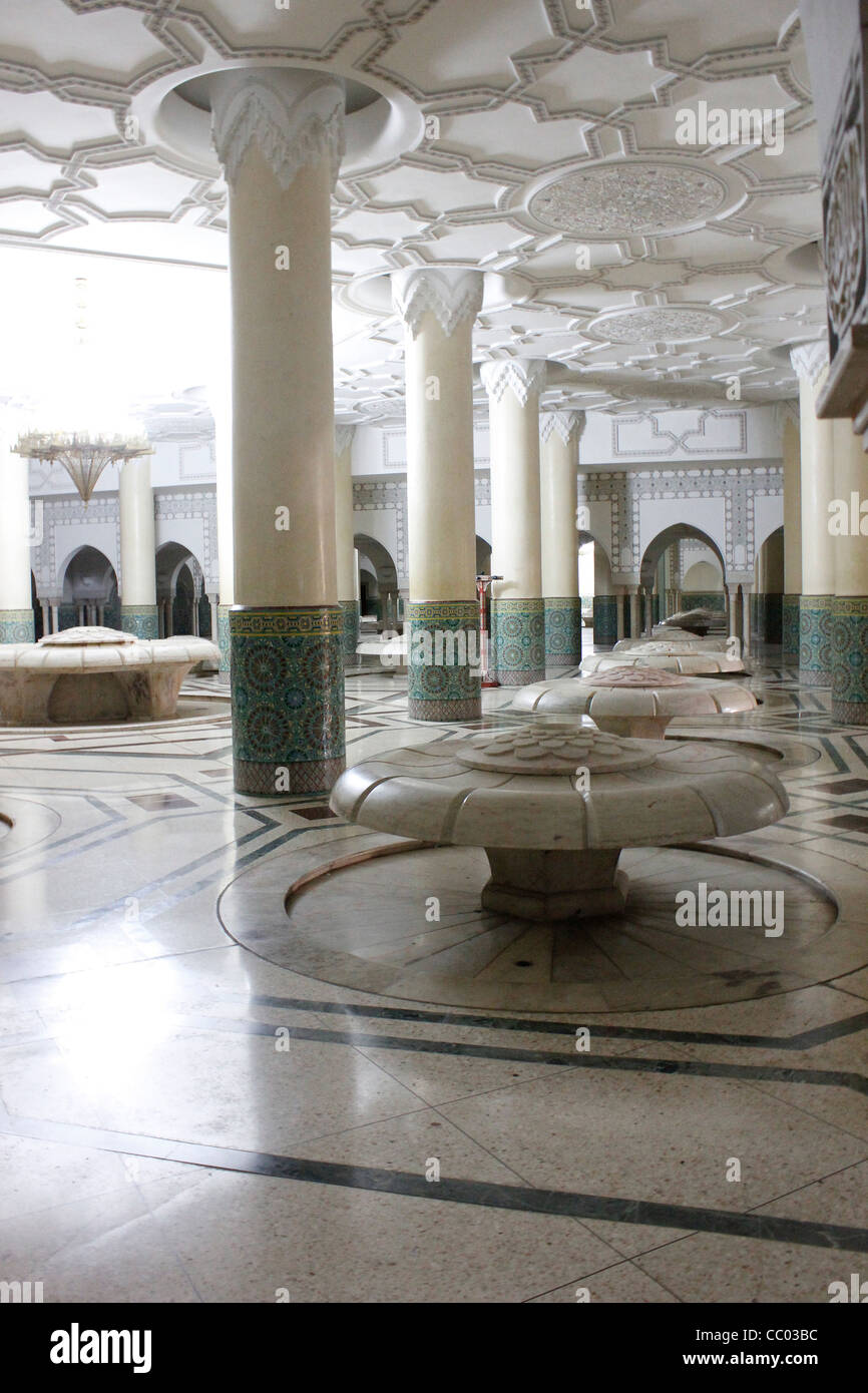 Casablanca - Grande Mosquée Hassan 11, dans des proportions monumentales et le deuxième seulement à La Mecque. Détail de l'intérieur droit Banque D'Images