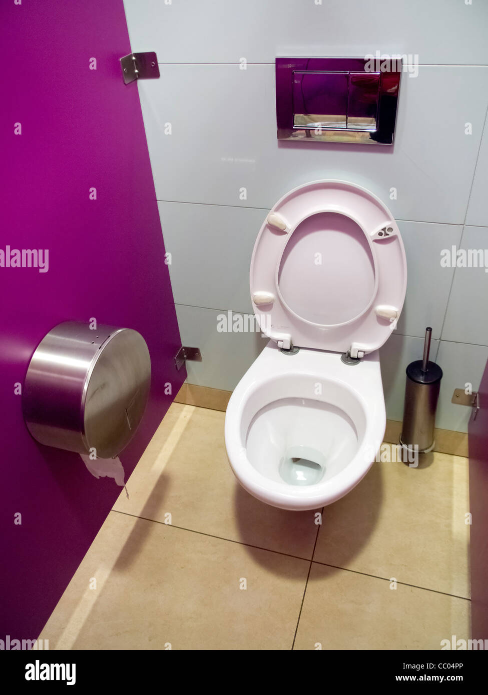 Toilettes dans une toilette publique Vue de dessus Banque D'Images