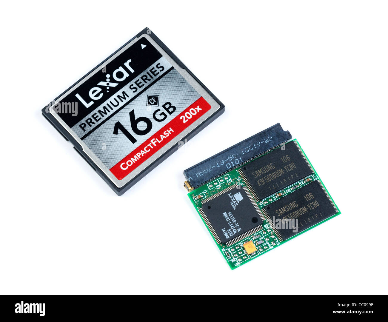 Carte mémoire flash à l'intérieur et vue extérieure Banque D'Images